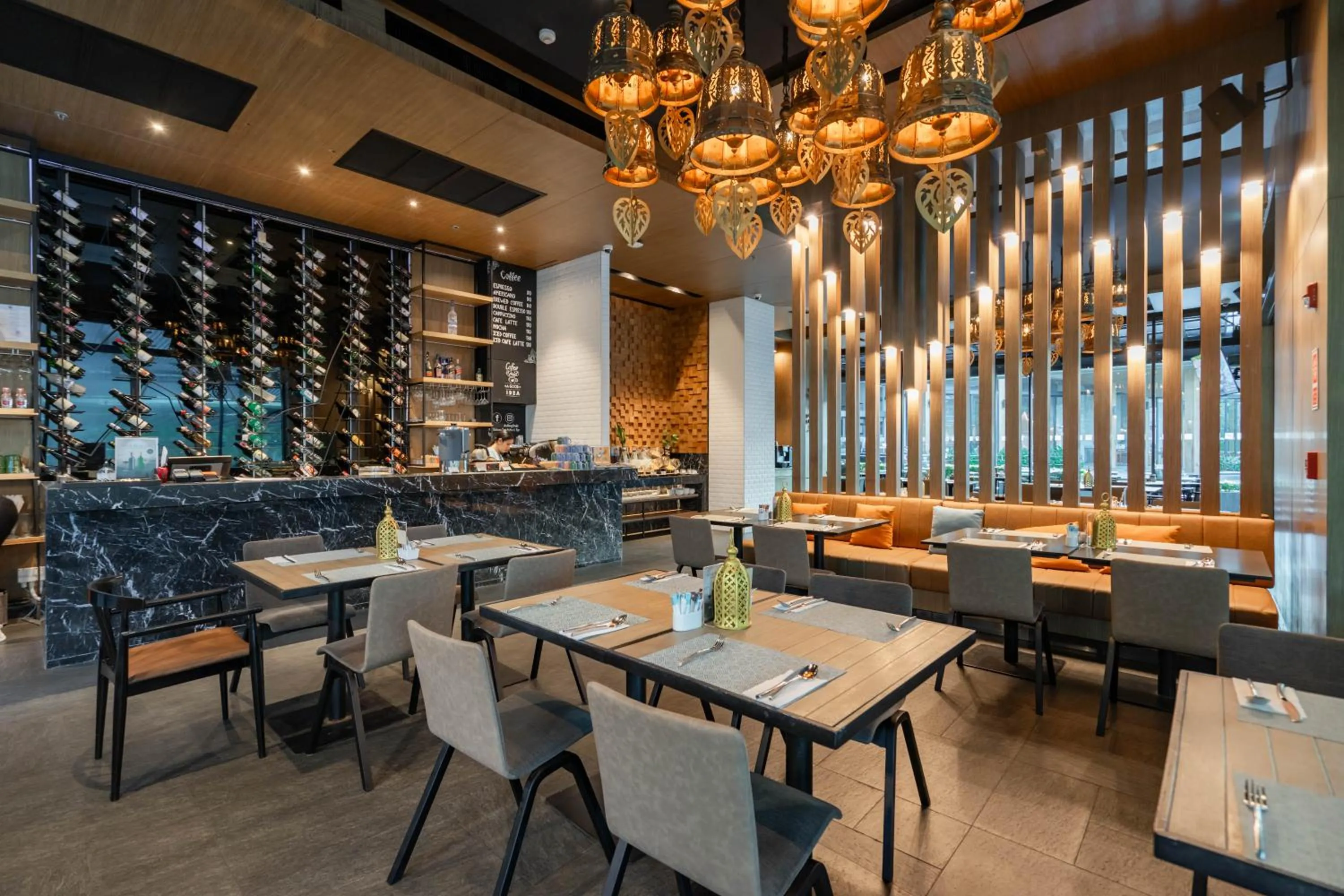 Restaurant/places to eat in Holiday Inn Resort Krabi Ao Nang Beach by IHG