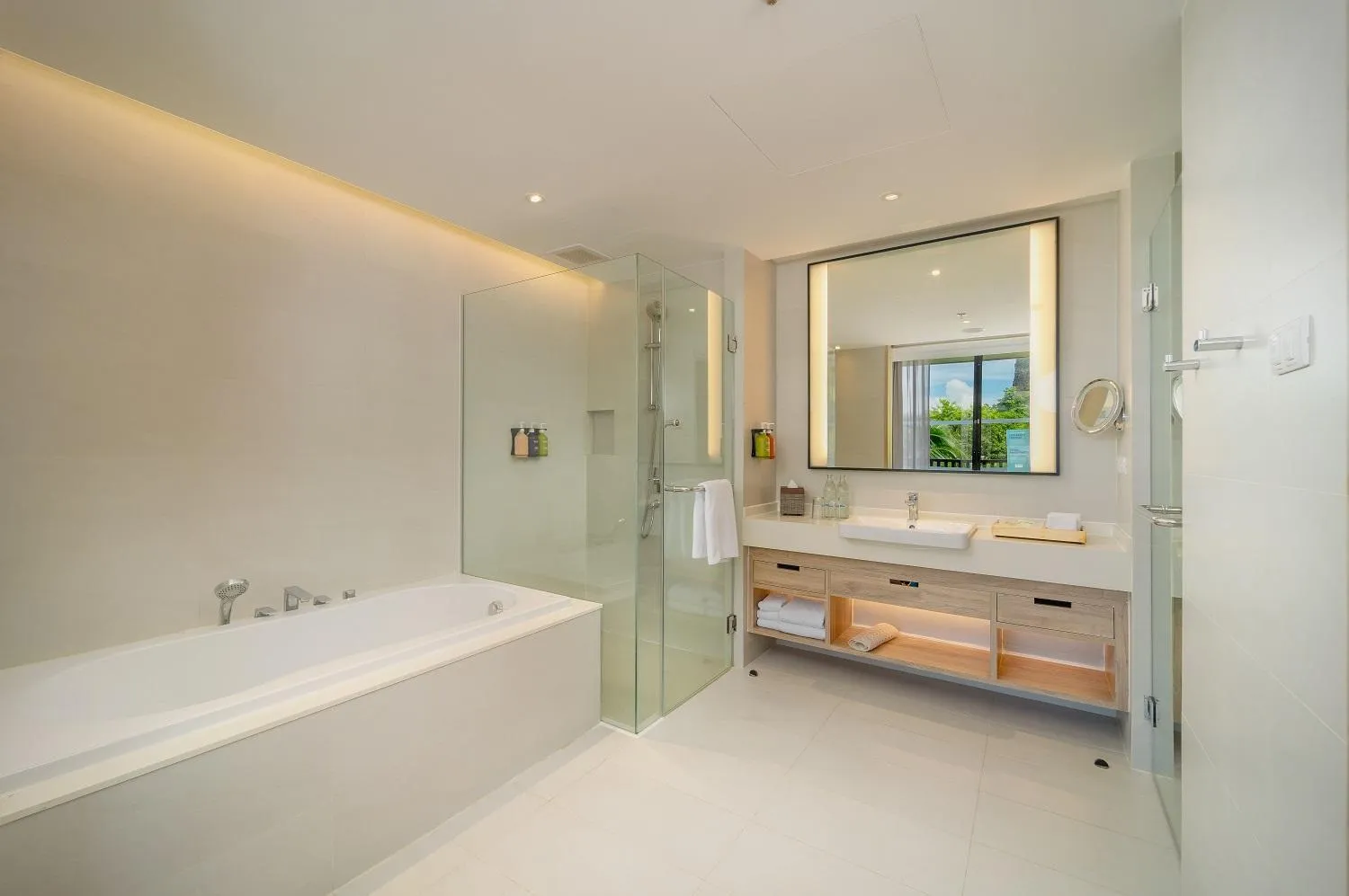 Bath in Holiday Inn Resort Krabi Ao Nang Beach by IHG