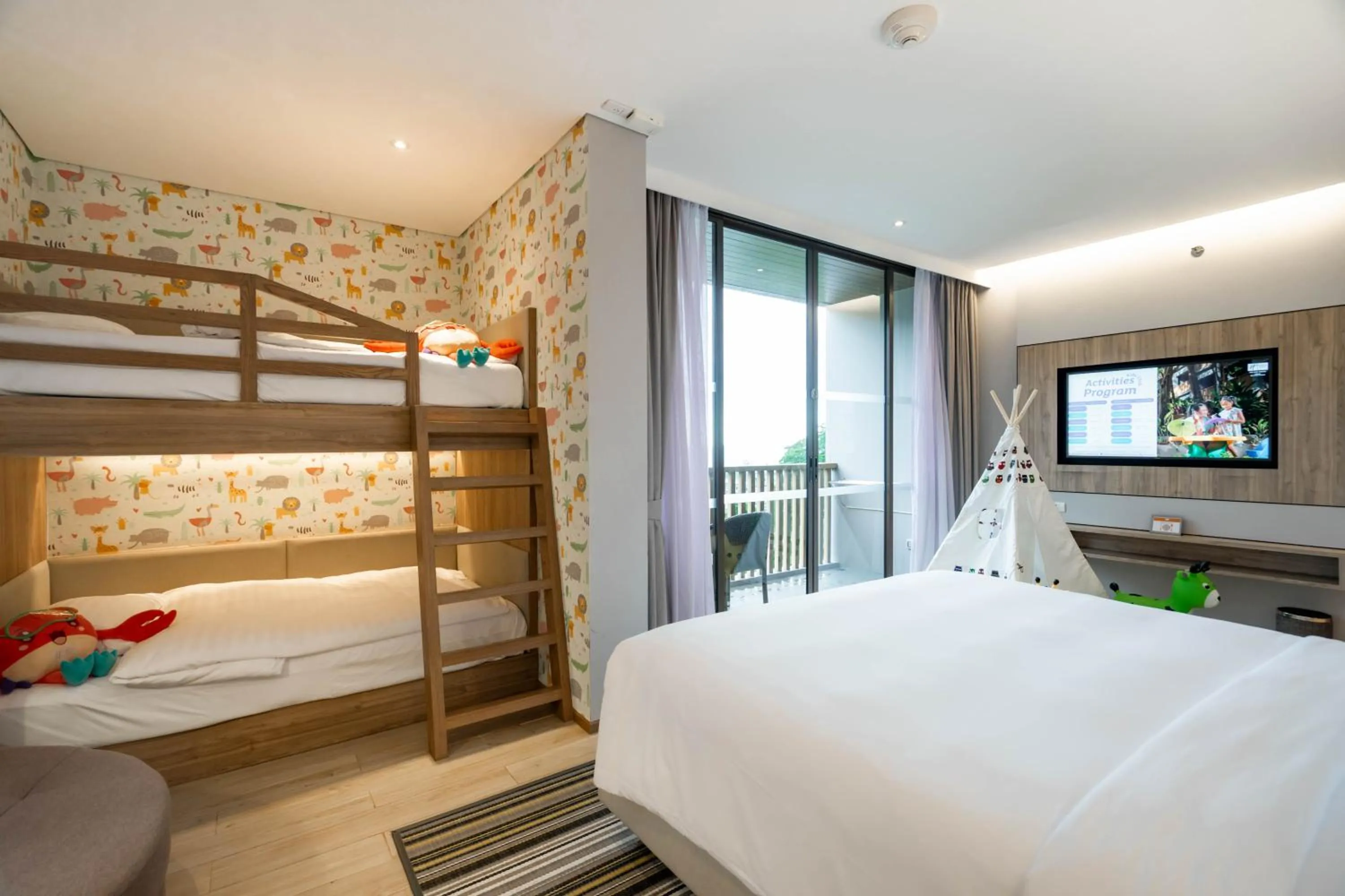 Family, Bed in Holiday Inn Resort Krabi Ao Nang Beach by IHG