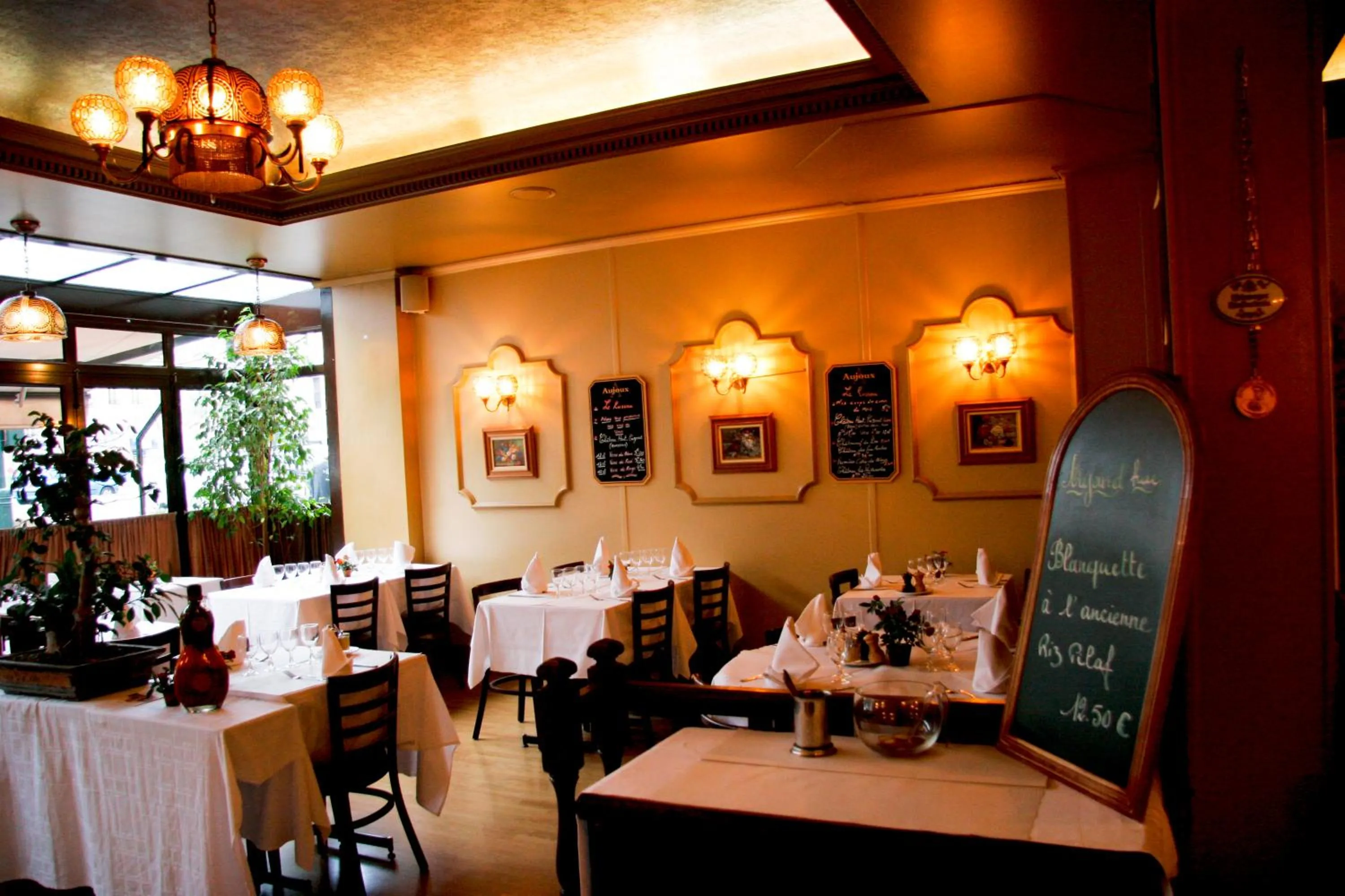 Restaurant/places to eat in Le Ruisseau