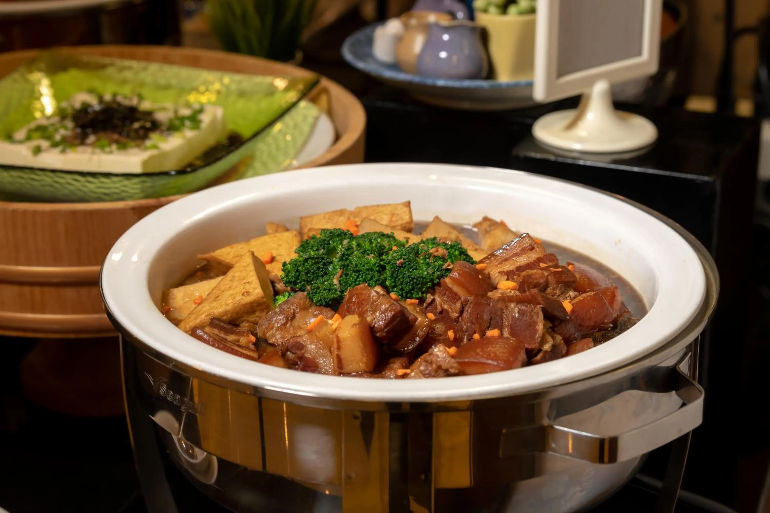 Buffet breakfast in Jasmine City Hotel