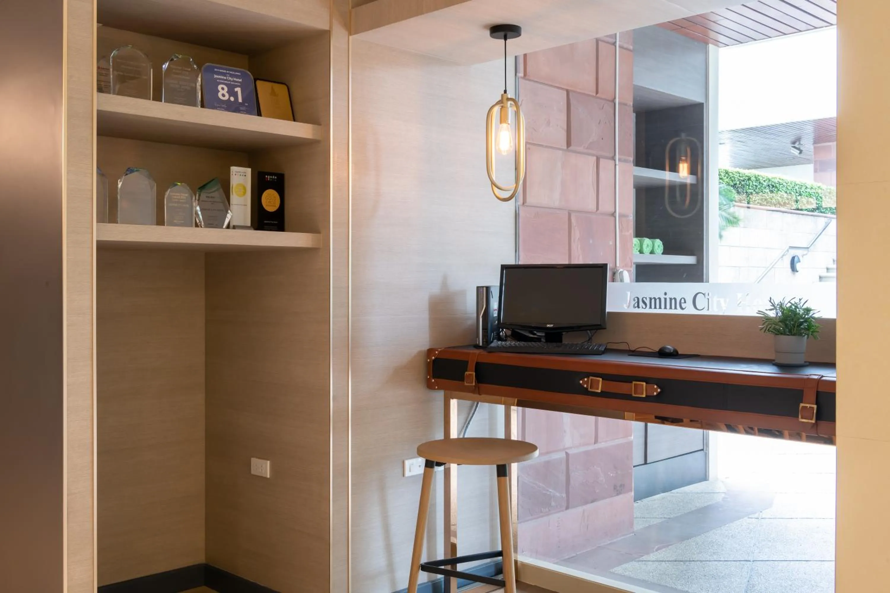 Library in Jasmine City Hotel