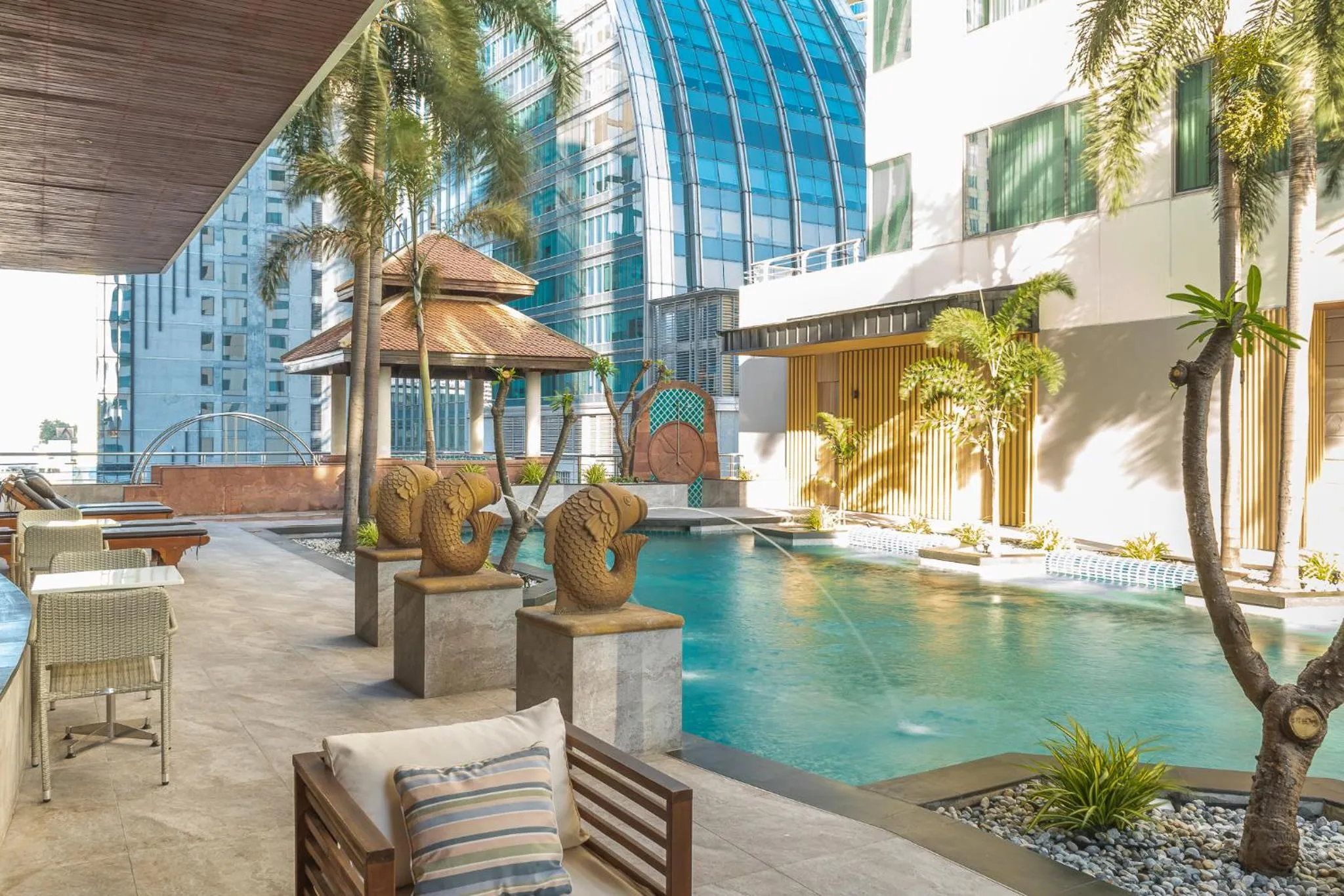 Swimming pool in Jasmine City Hotel