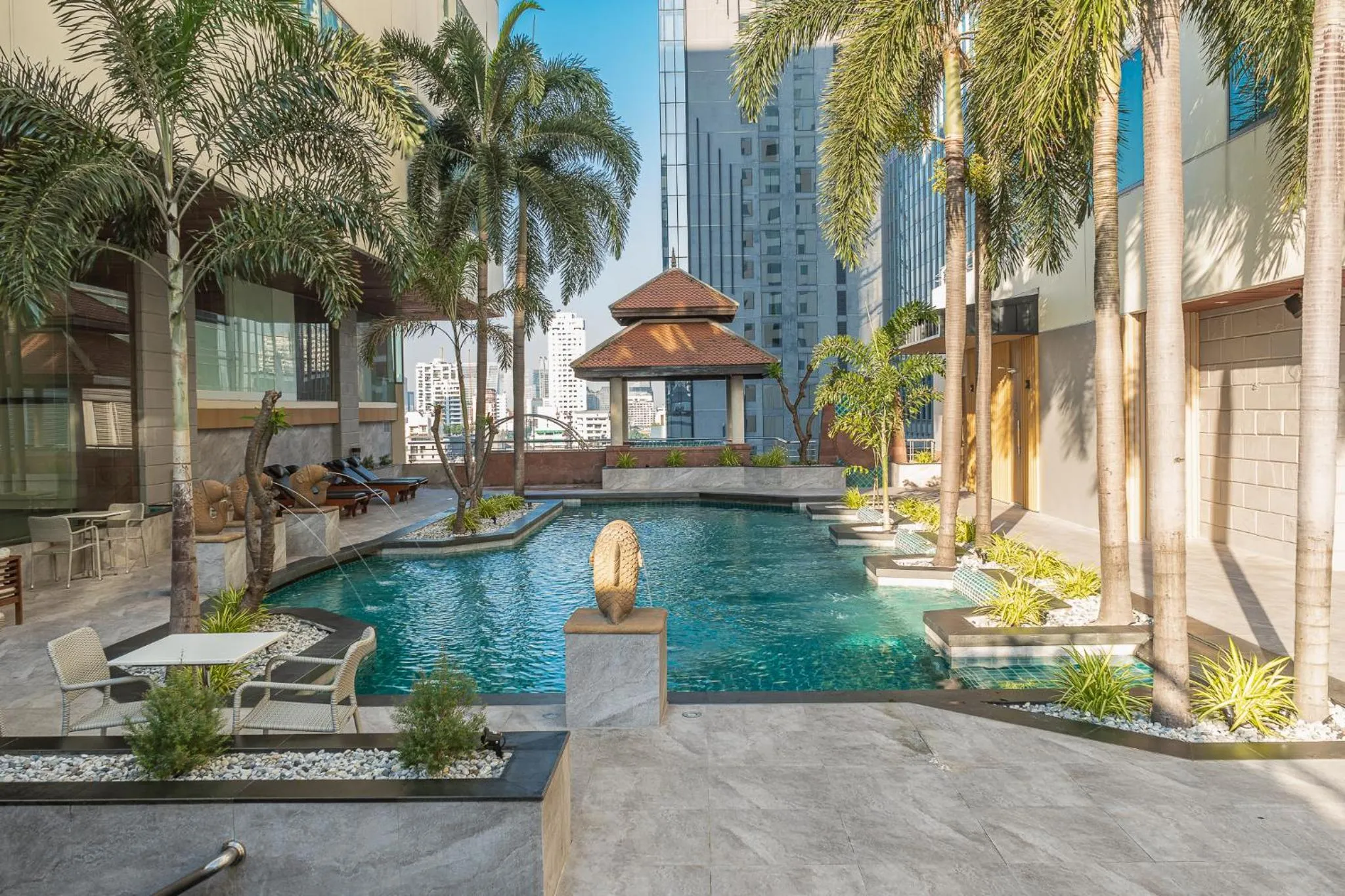 Swimming pool in Jasmine City Hotel