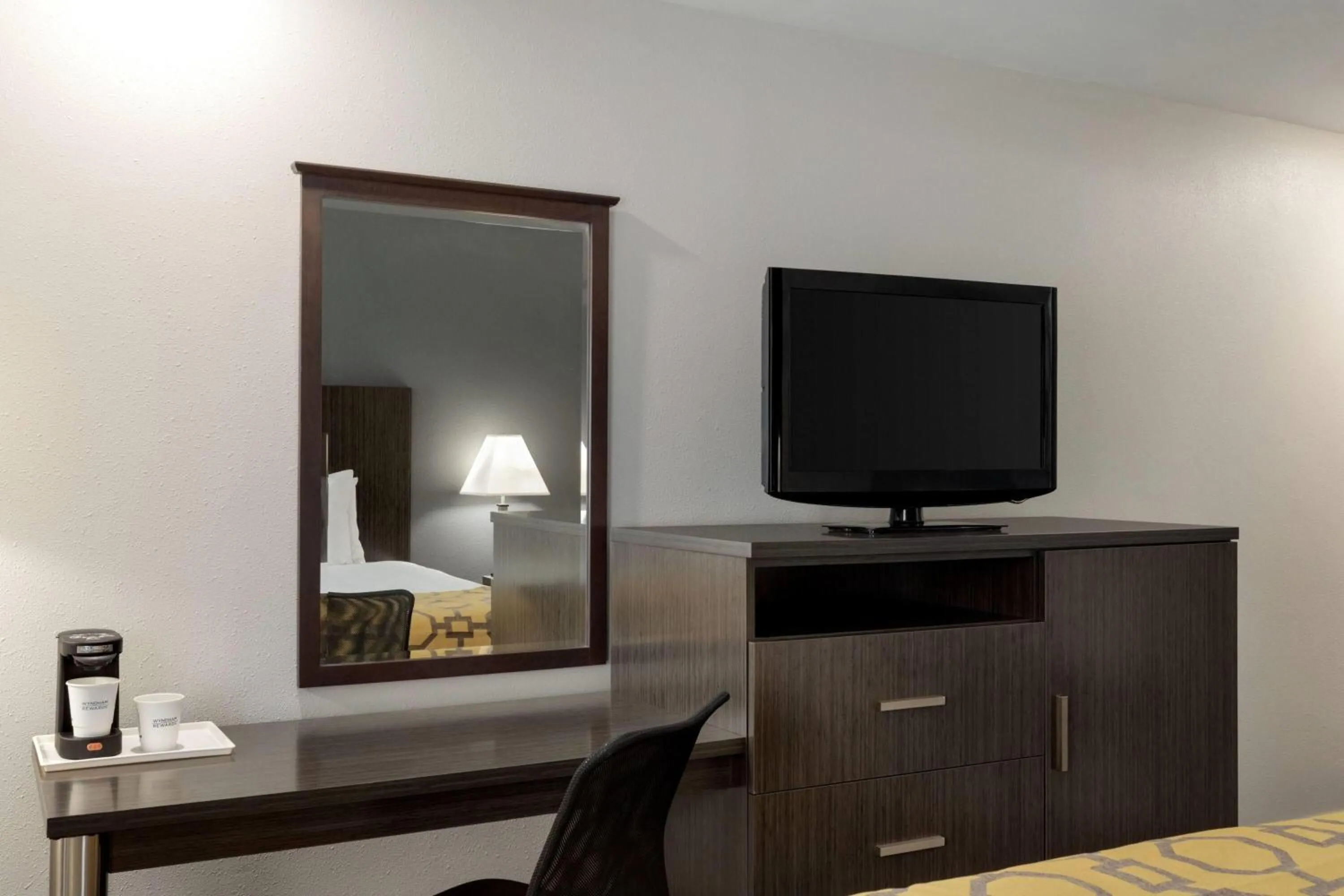 Photo of the whole room, Bed in Baymont by Wyndham Branford/New Haven