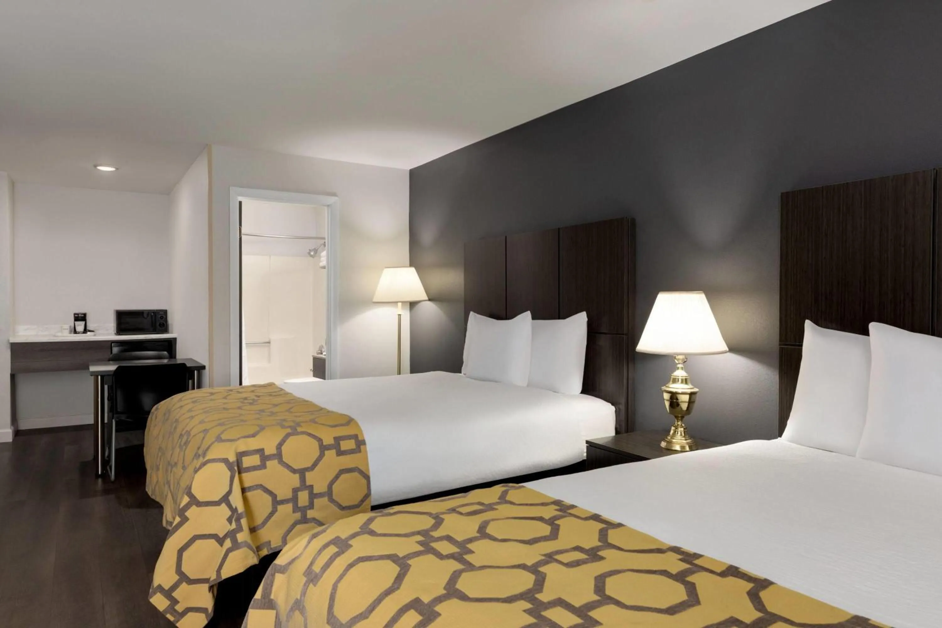 Photo of the whole room, Bed in Baymont by Wyndham Branford/New Haven