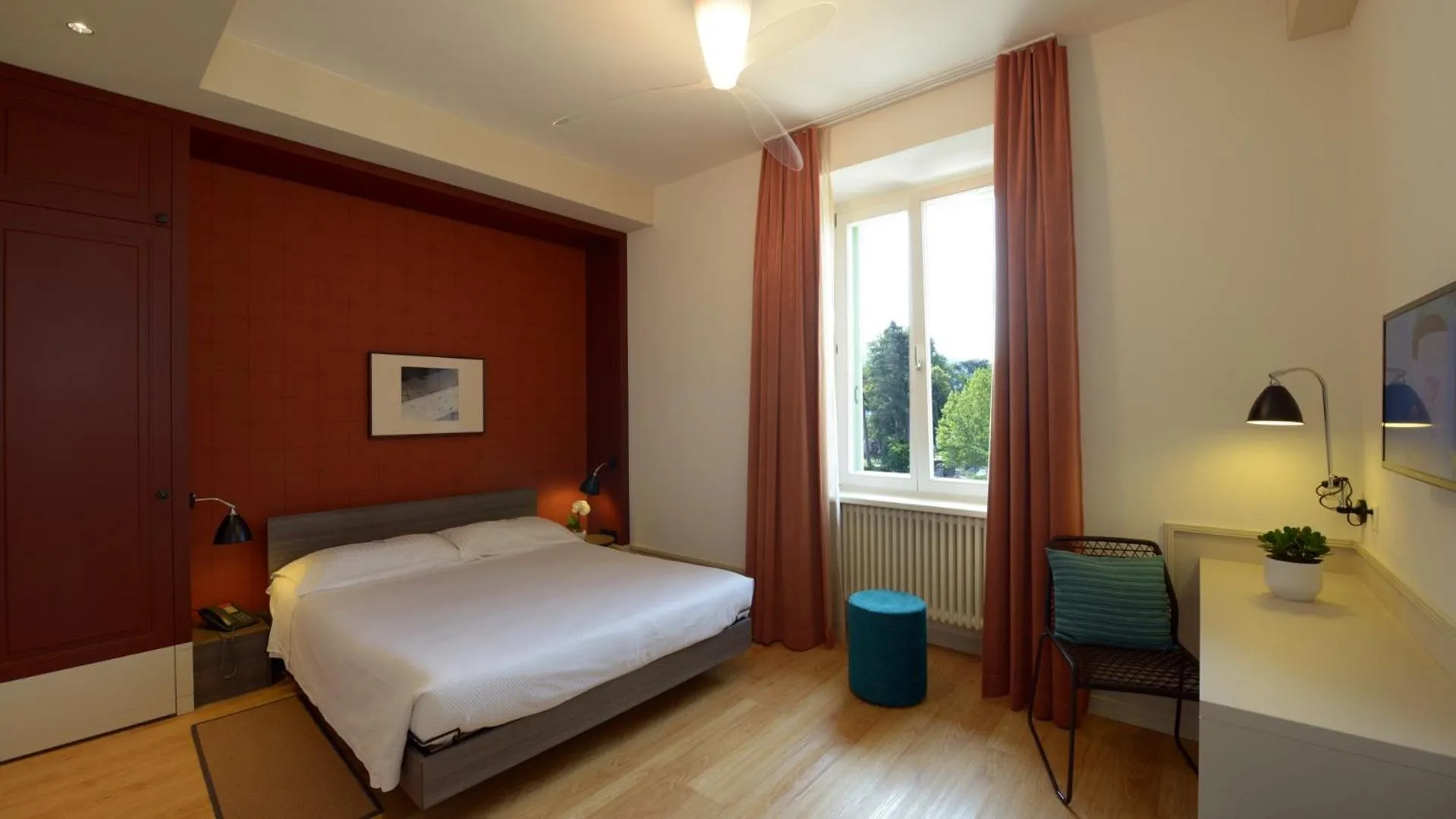 Photo of the whole room, Bed in Hotel Pestalozzi Lugano