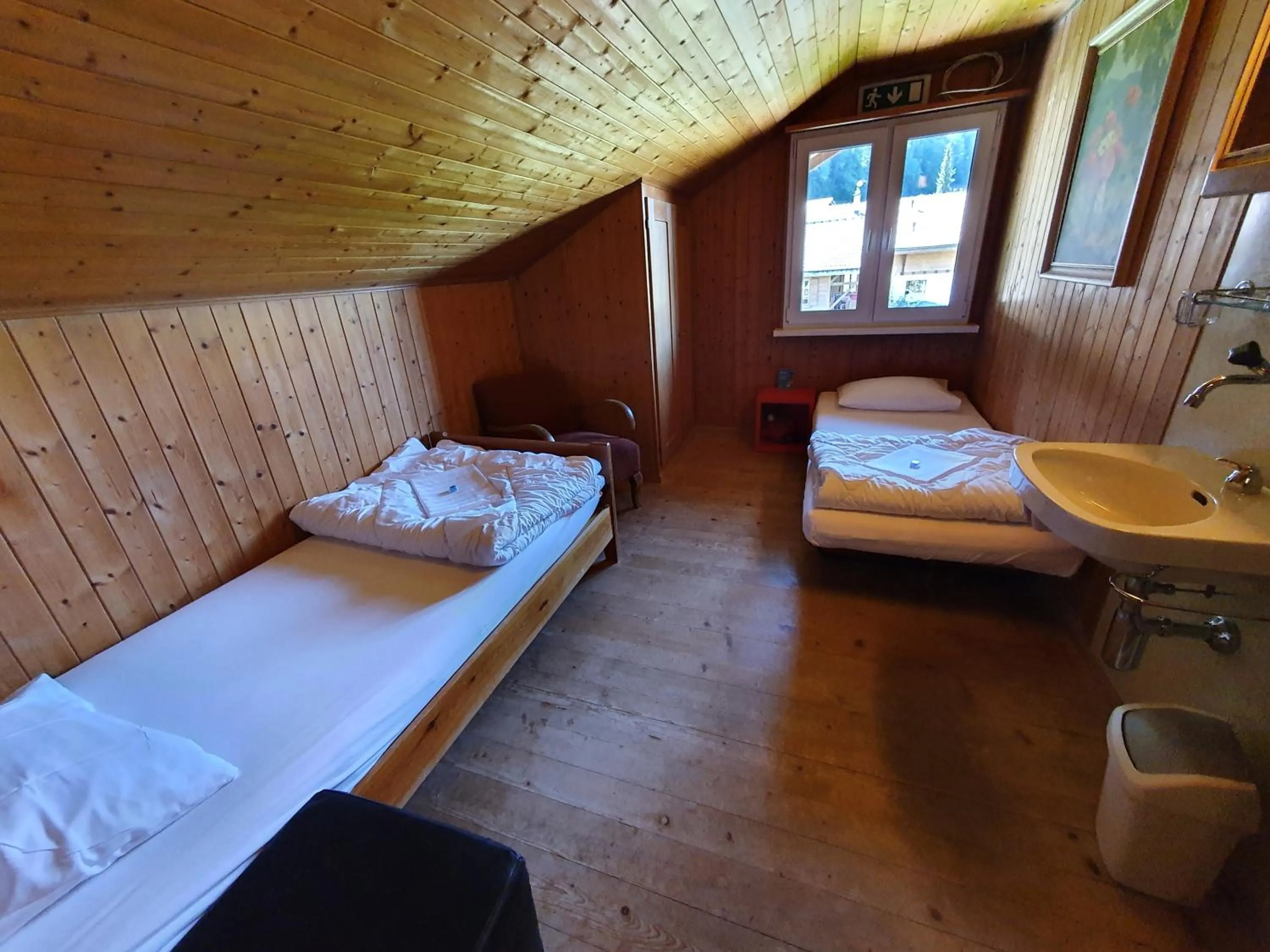 Photo of the whole room, Bed in Lake Lodge Hostel