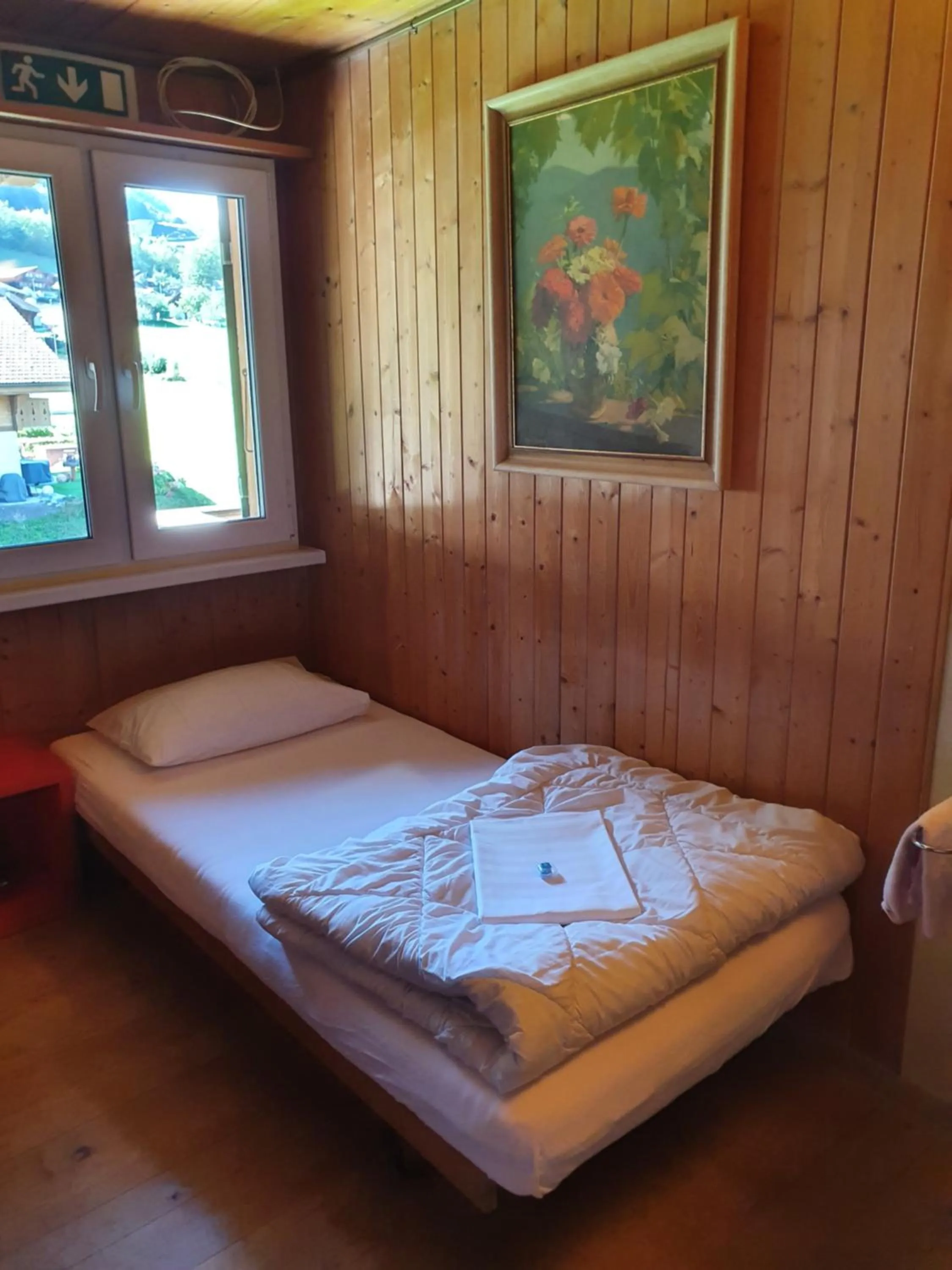 Staff, Bed in Lake Lodge Hostel