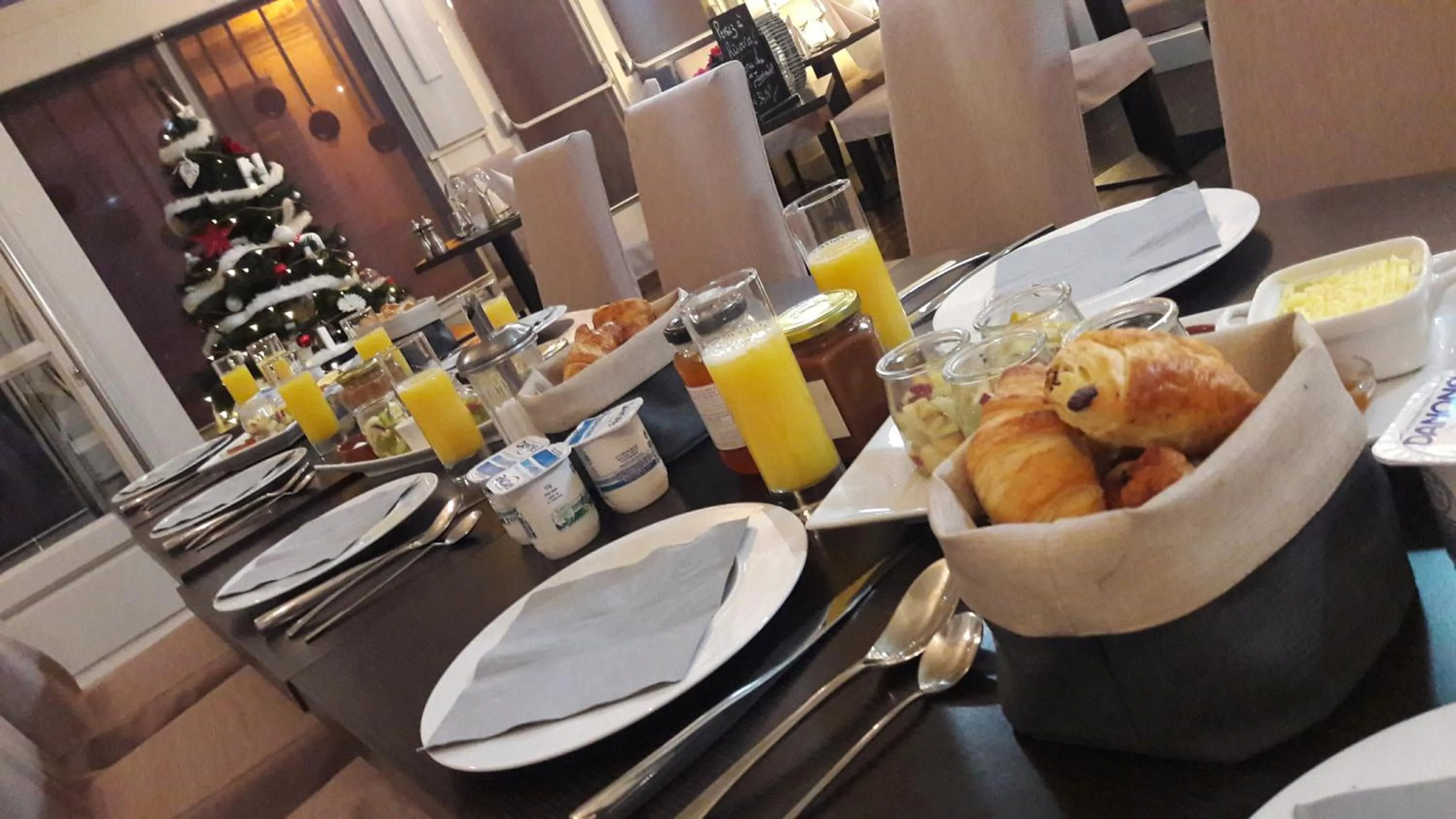 Restaurant/places to eat in Hôtel Restaurant L'Industrie