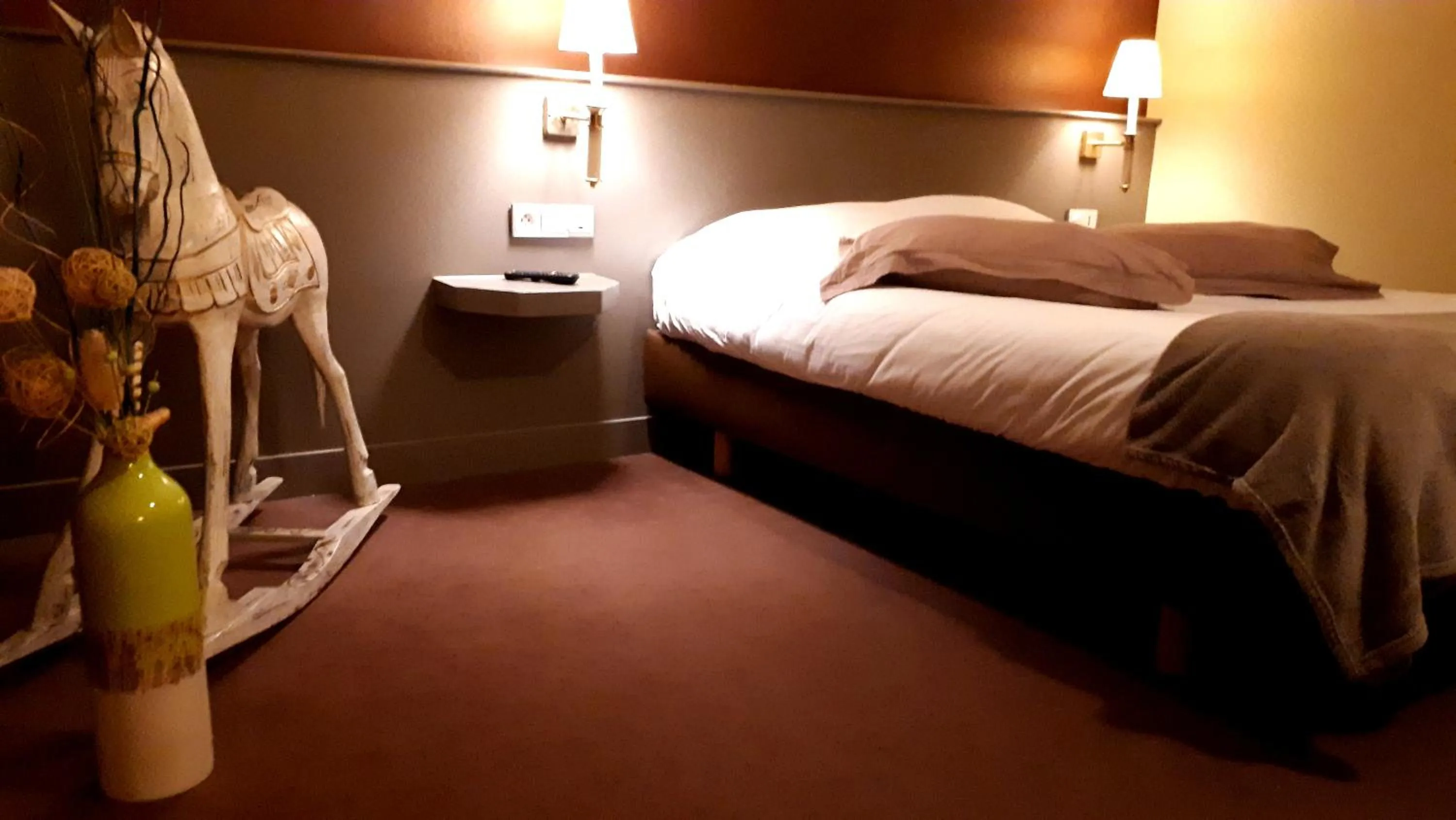 Bed in Hôtel Restaurant L'Industrie