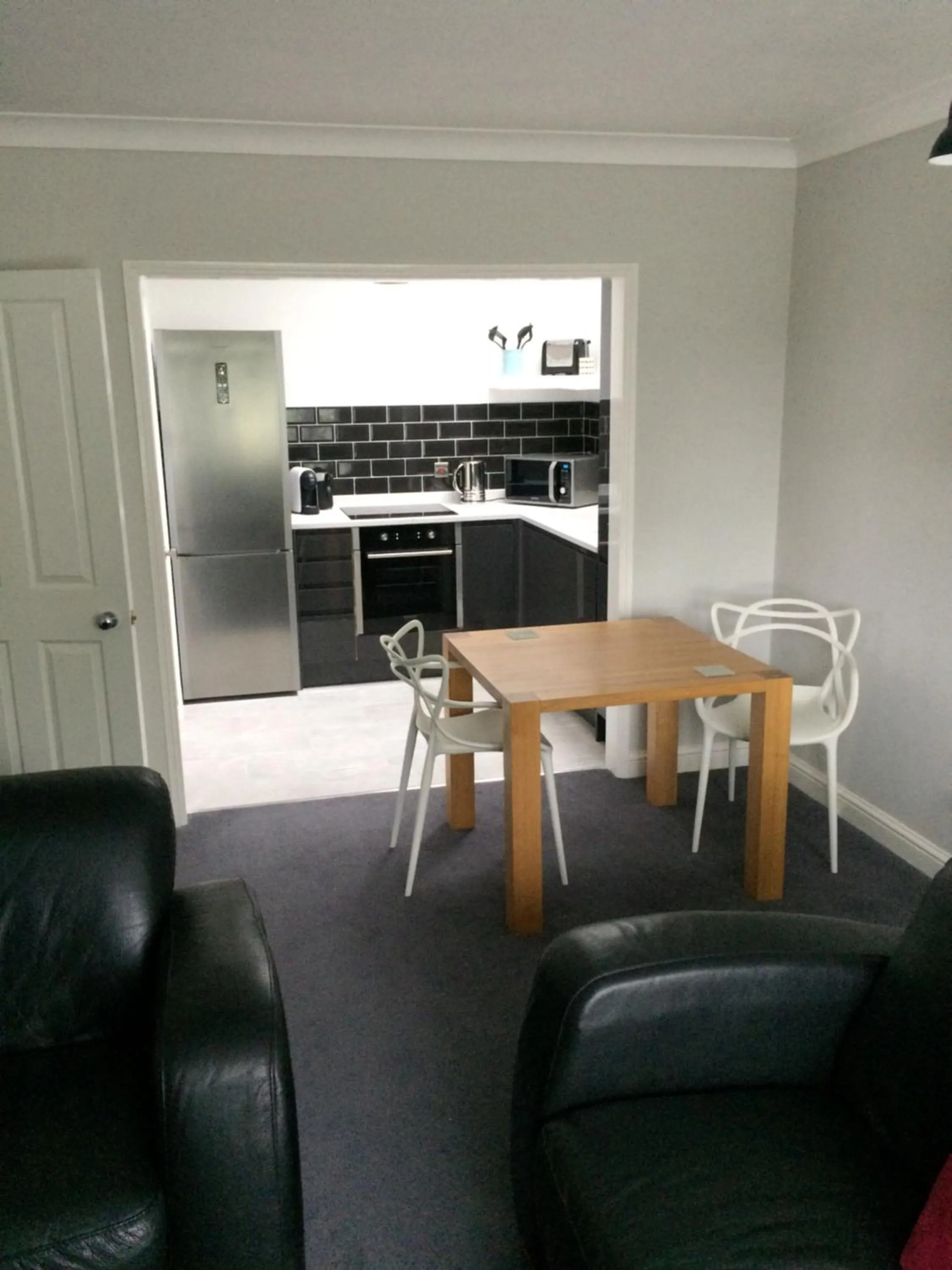 Dining area in 3 Summertown Court