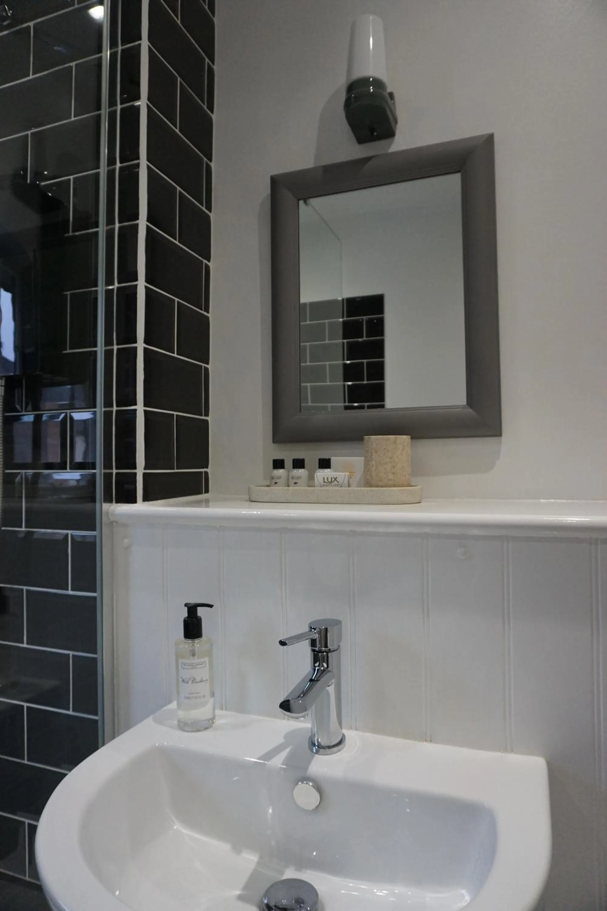 Bathroom in 3 Summertown Court