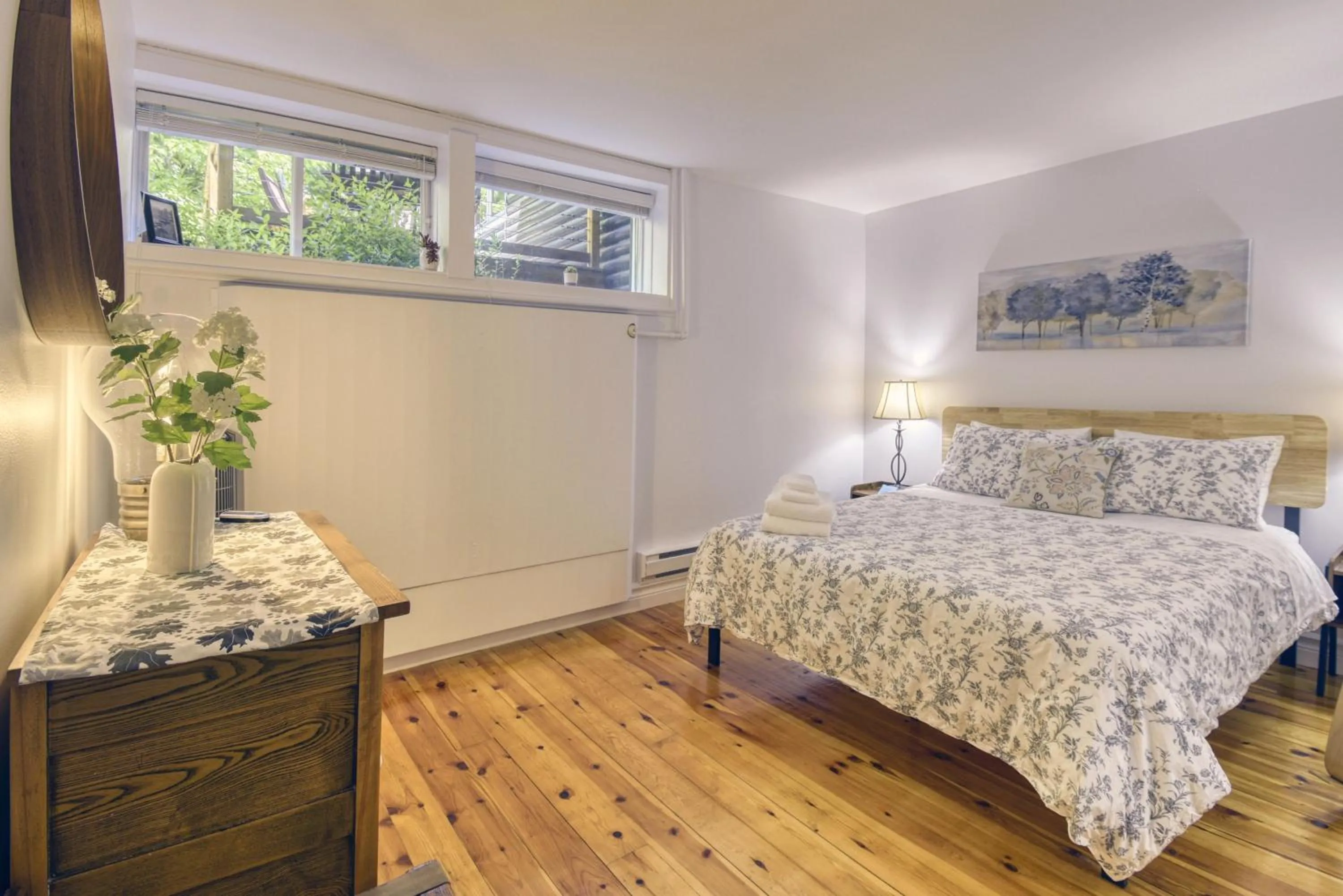 Bed in Auberge Le Lupin-Self Check-in