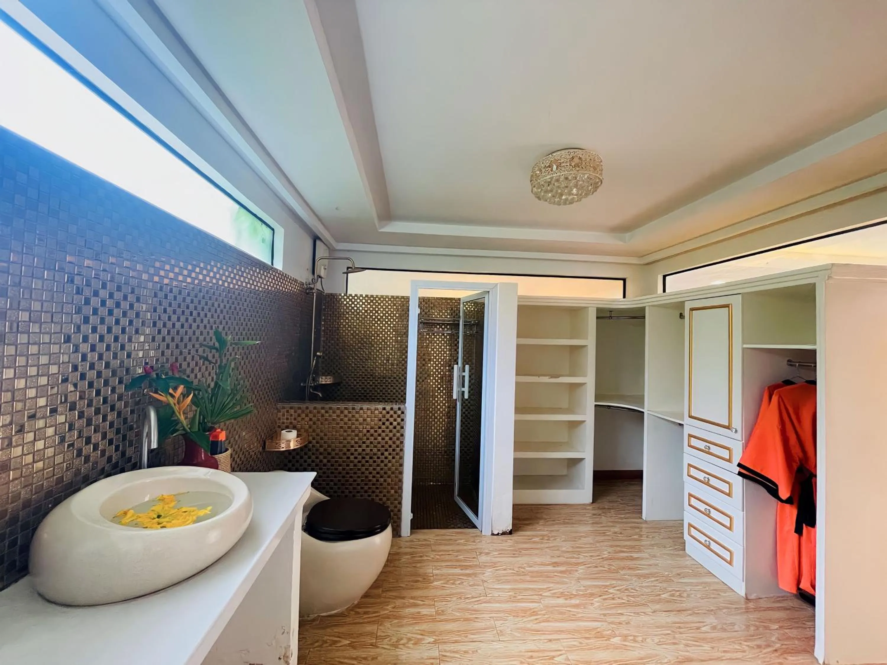 Bathroom in Central Corner d'Angkor