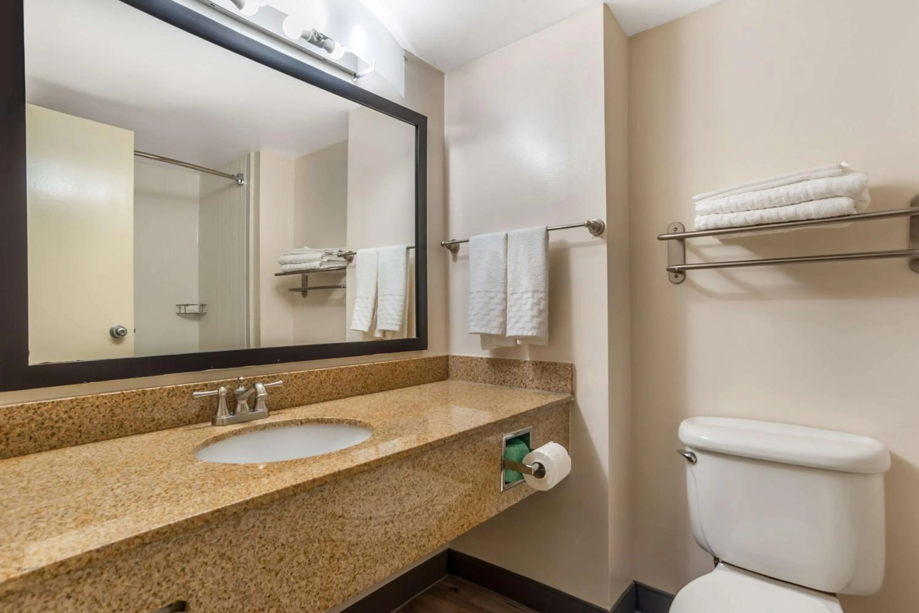 Bathroom in Best Western Oak Manor