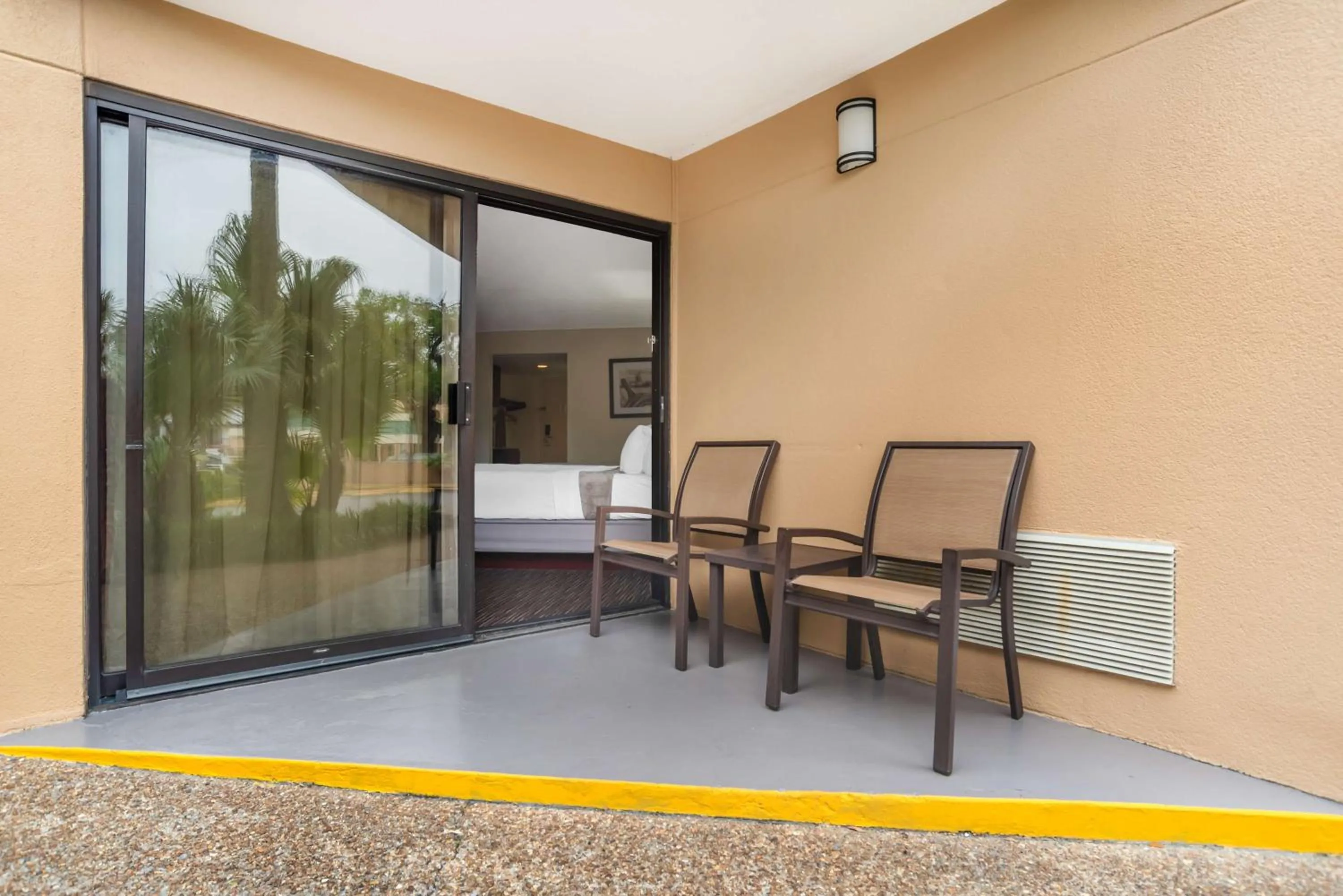 Bedroom in Best Western Oak Manor
