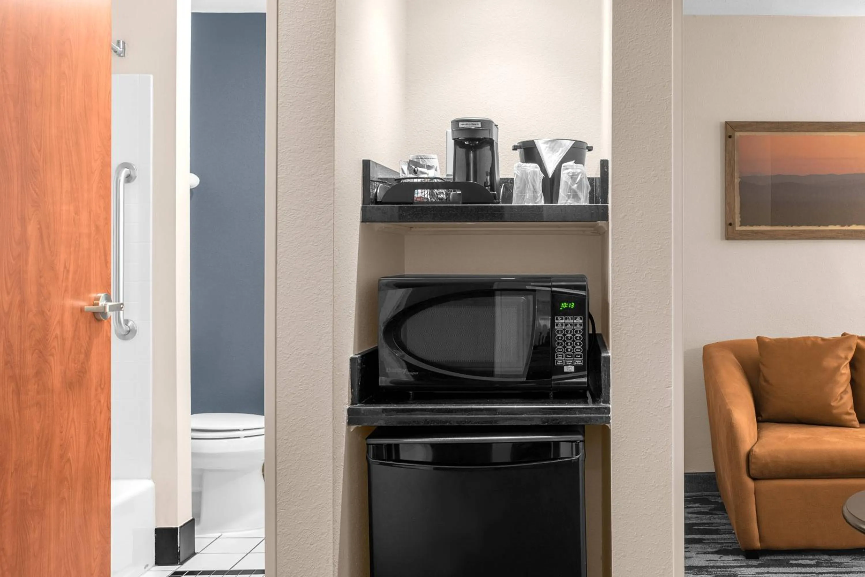 Photo of the whole room in Fairfield by Marriott Inn & Suites Columbus Hilliard