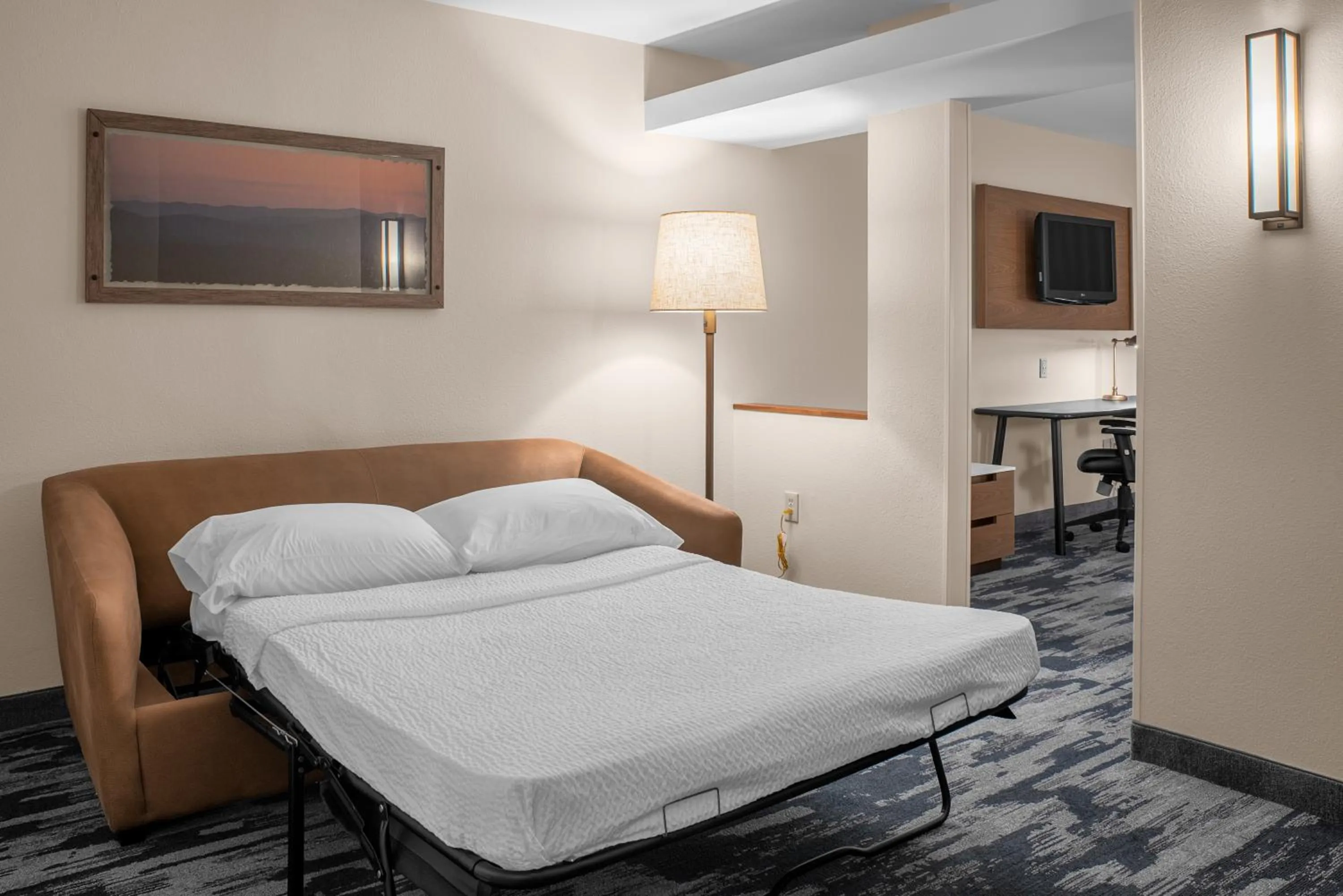 Bed in Fairfield by Marriott Inn & Suites Columbus Hilliard