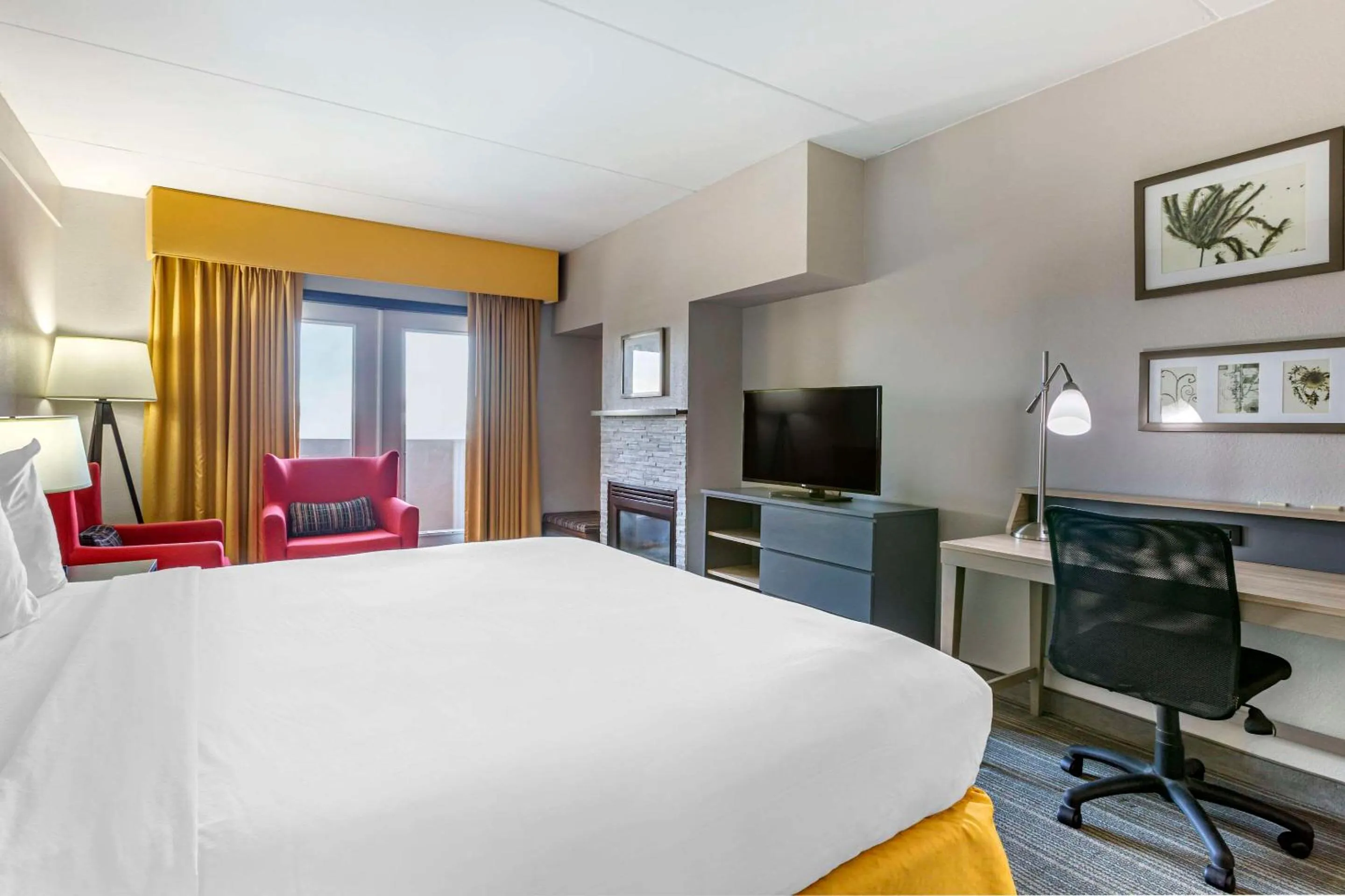 Bedroom, Bed in Country Inn & Suites by Radisson, Mesa, AZ