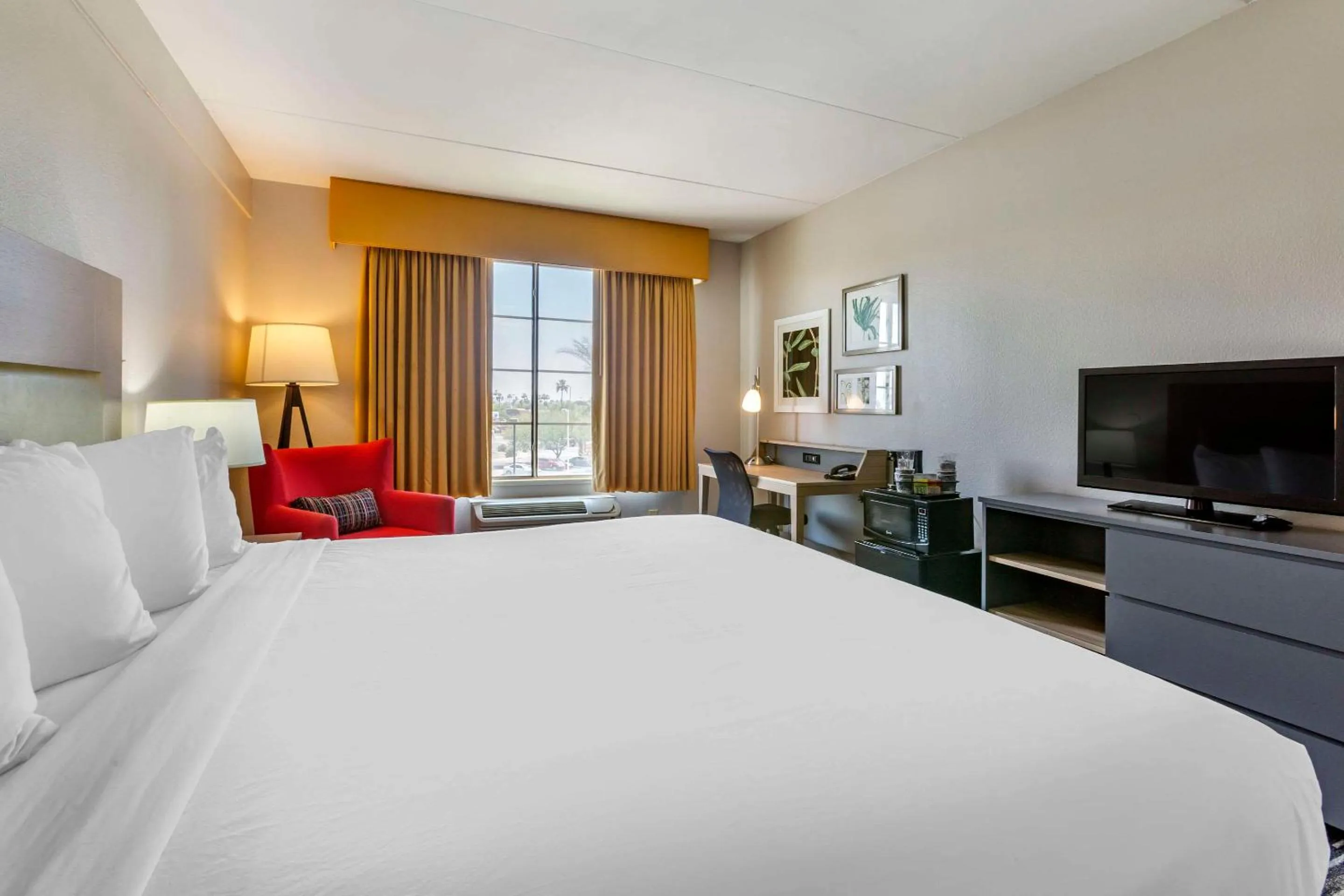 Bedroom, Bed in Country Inn & Suites by Radisson, Mesa, AZ