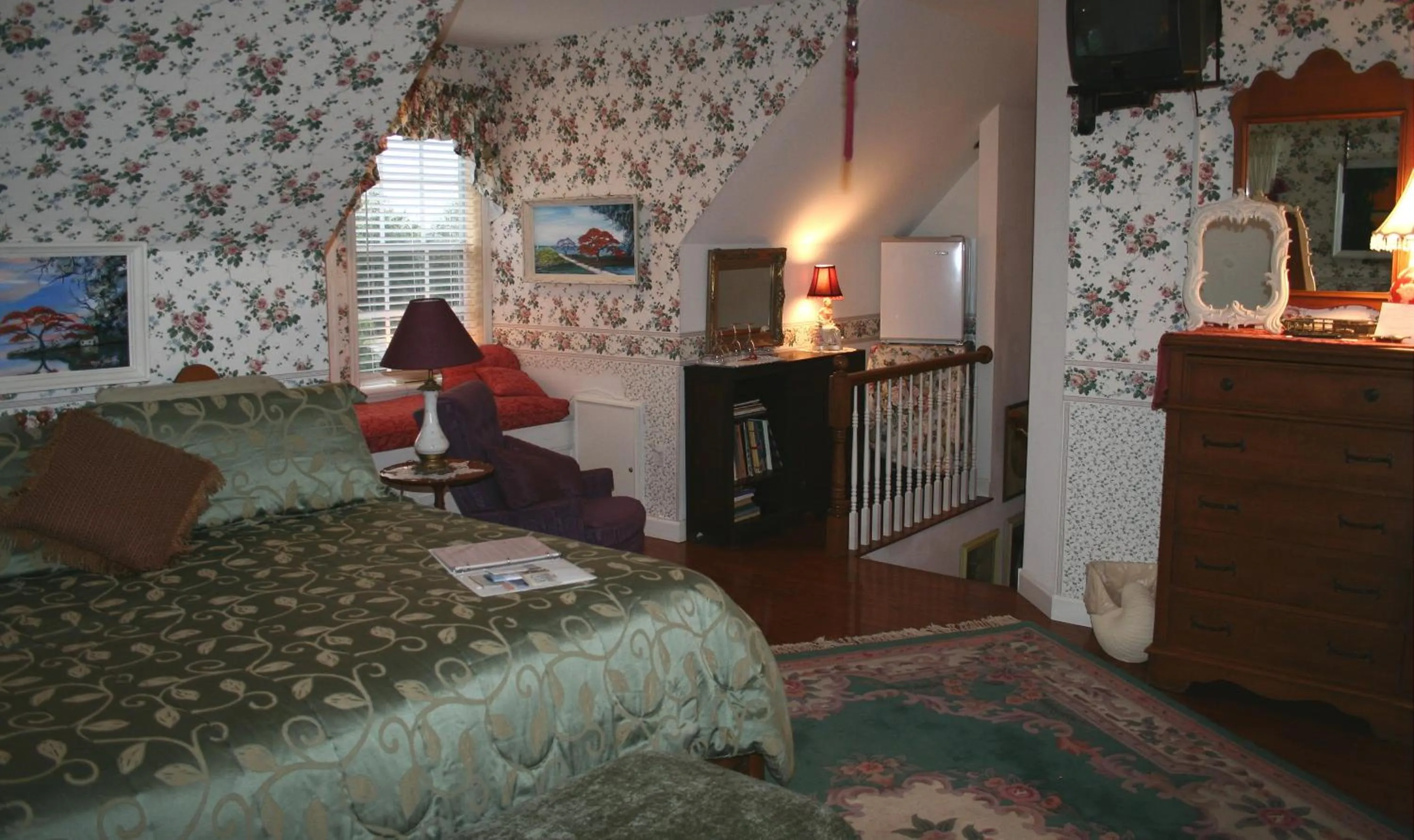 Bedroom, Bed in Heron Cay Lakeview Bed & Breakfast