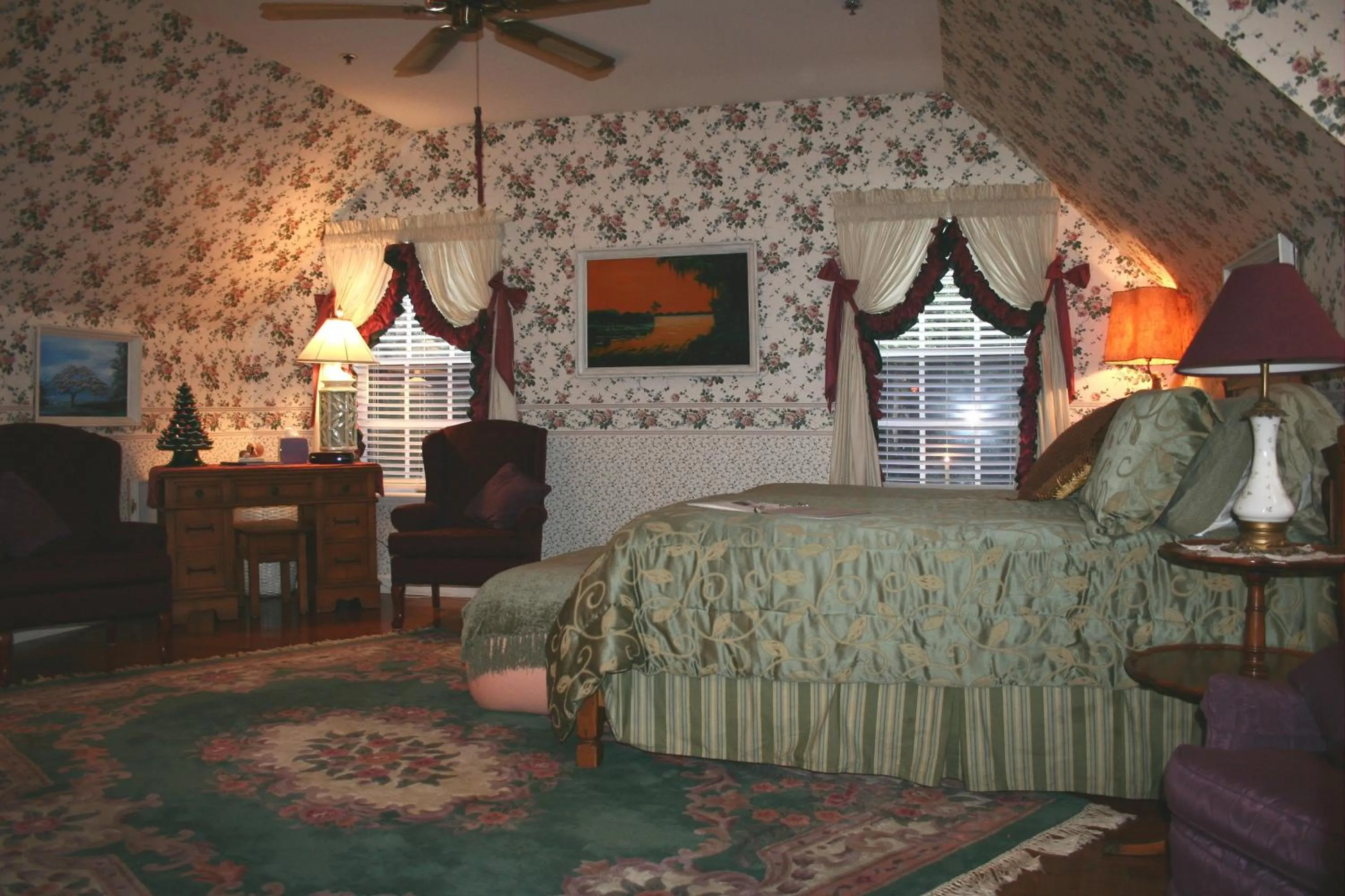 Bedroom in Heron Cay Lakeview Bed & Breakfast