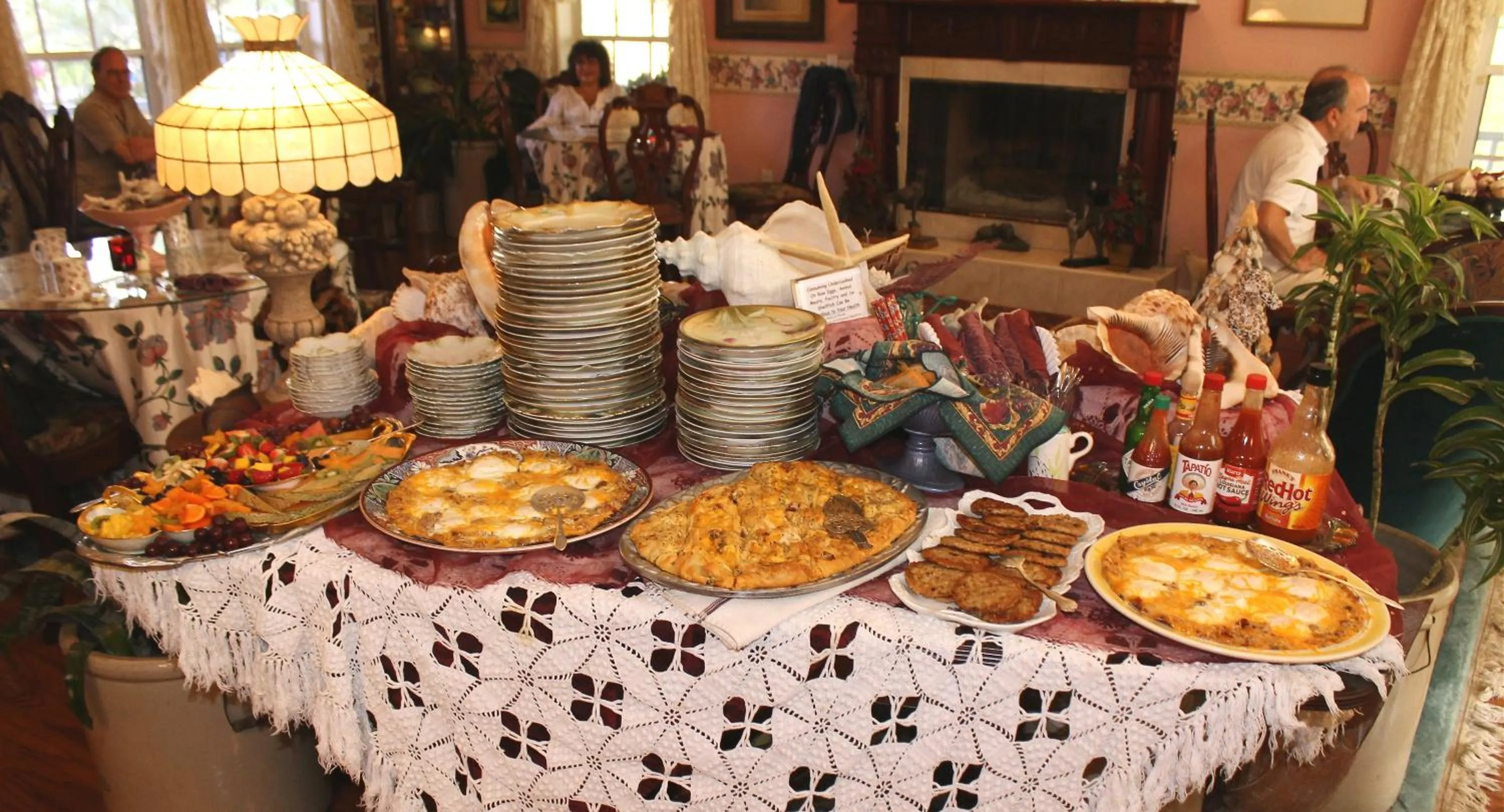 Breakfast in Heron Cay Lakeview Bed & Breakfast