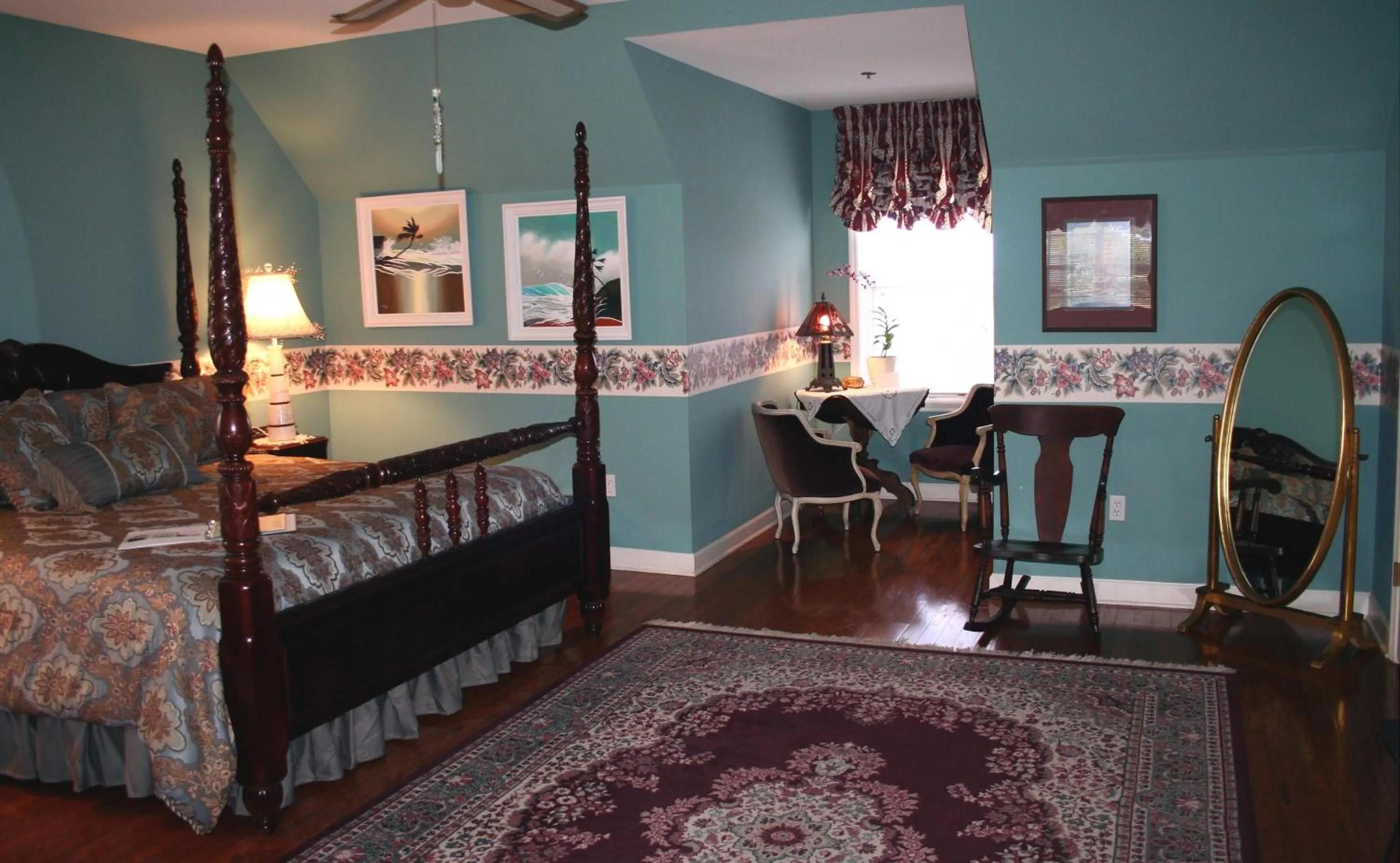 Seating area in Heron Cay Lakeview Bed & Breakfast