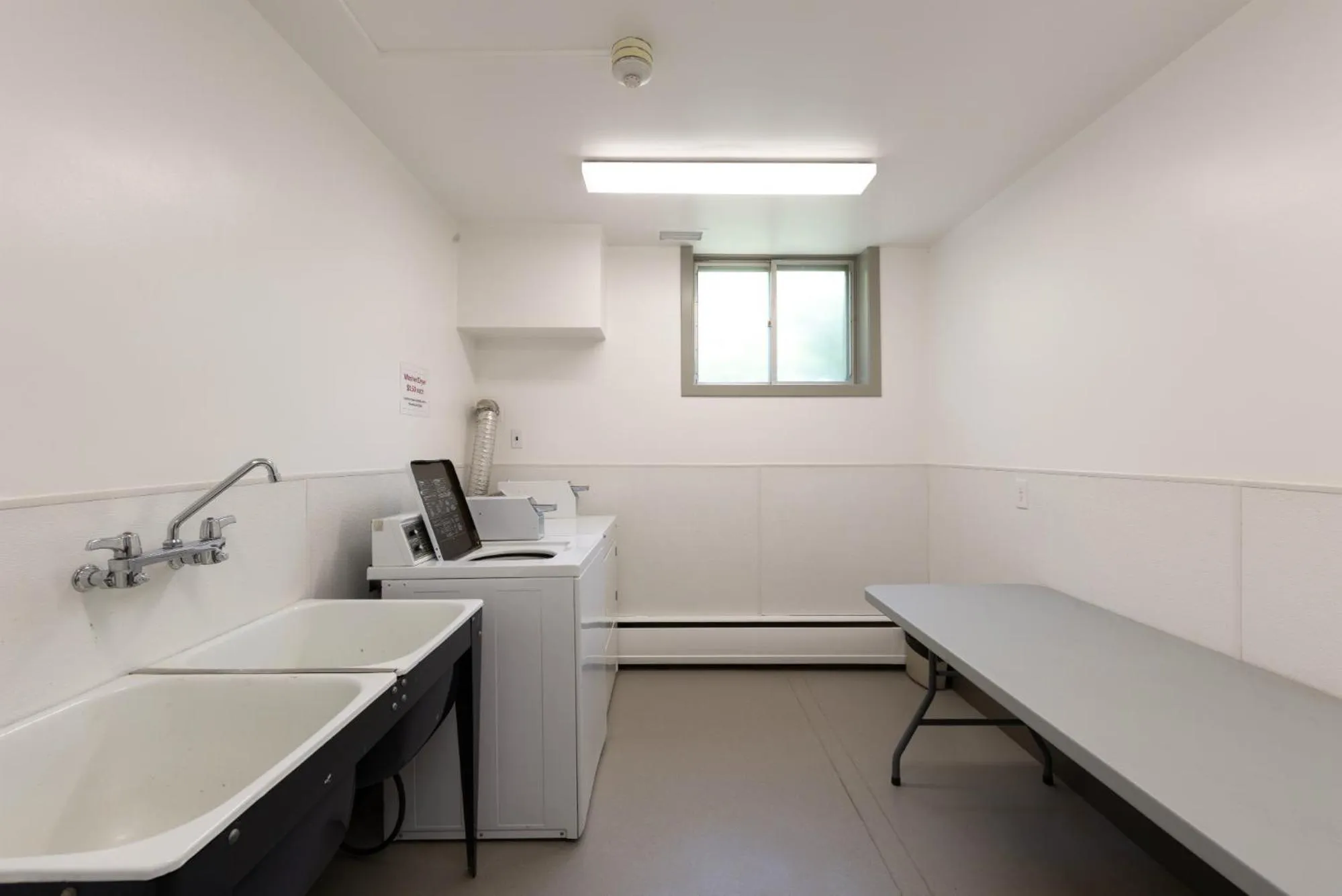 Other, Bed in HI Edmonton - Hostel