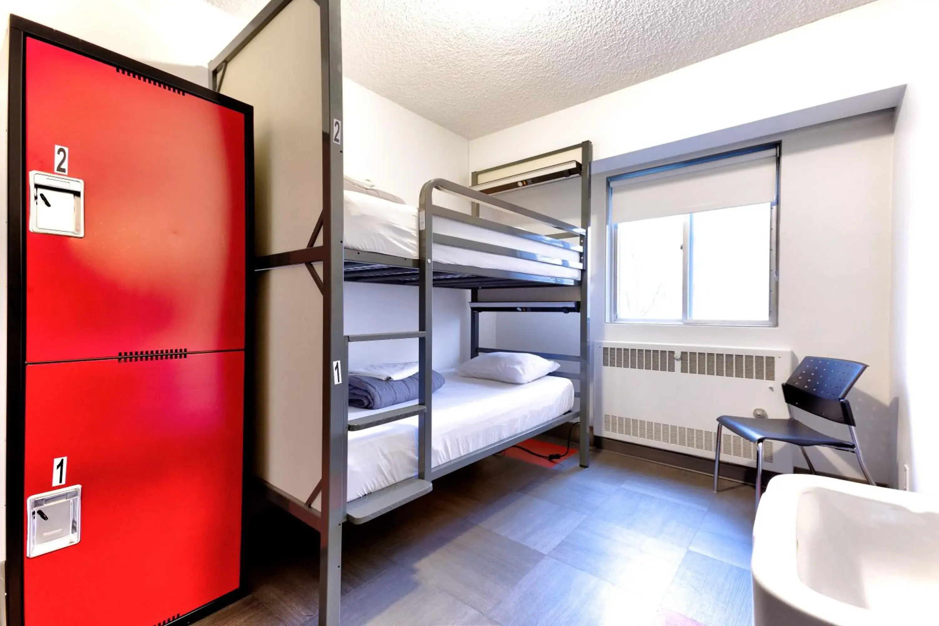 Mixed Dormitory Room in HI Edmonton - Hostel Mixed Dormitory Room in HI Edmonton - Hostel