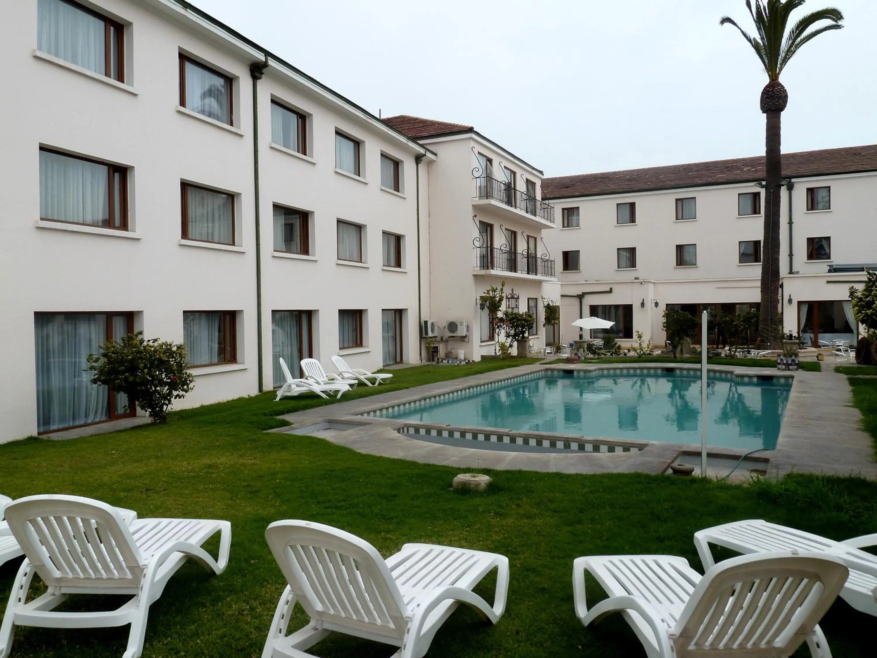 Swimming pool in Hotel Francisco De Aguirre
