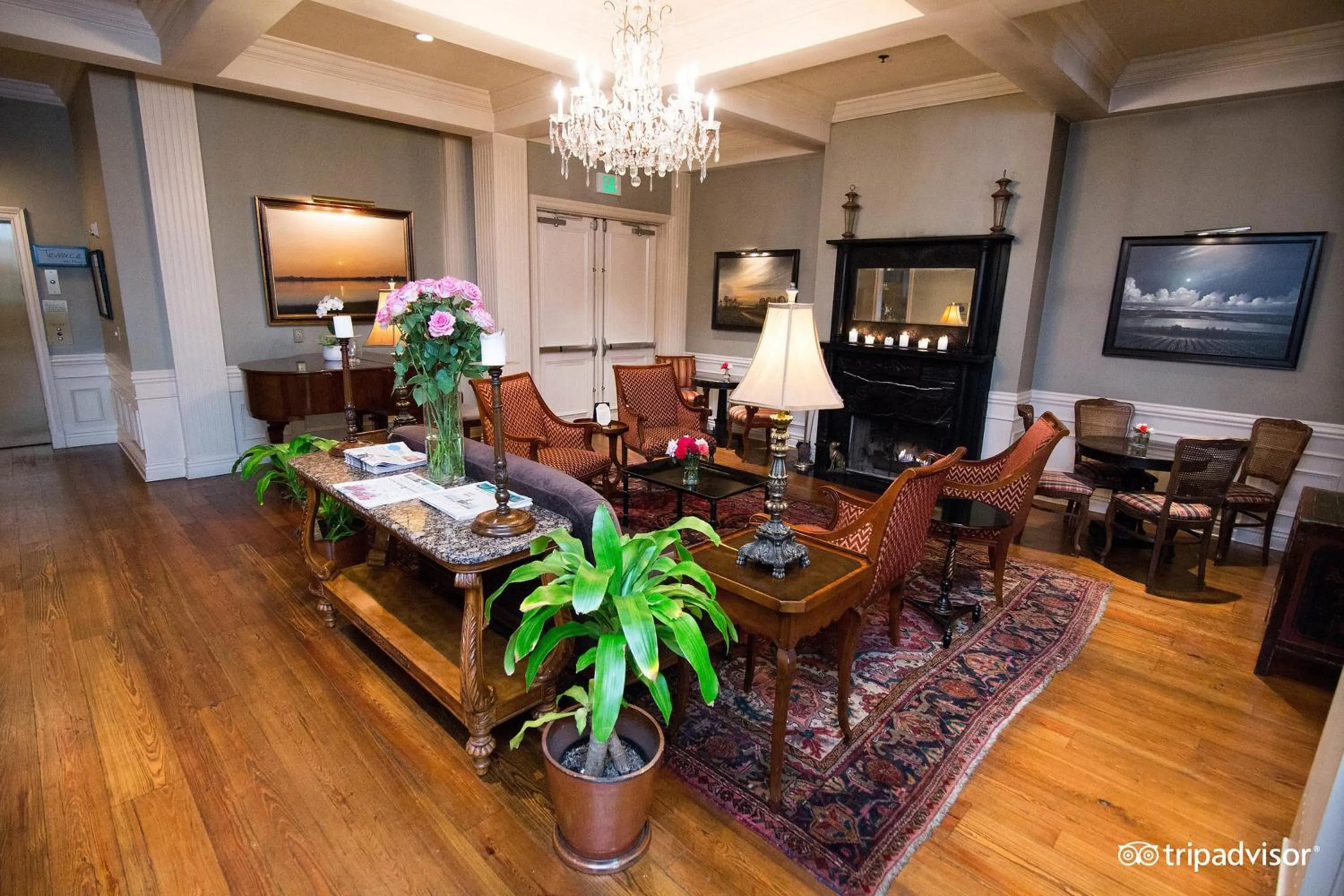 Lobby or reception in River Inn of Harbor Town