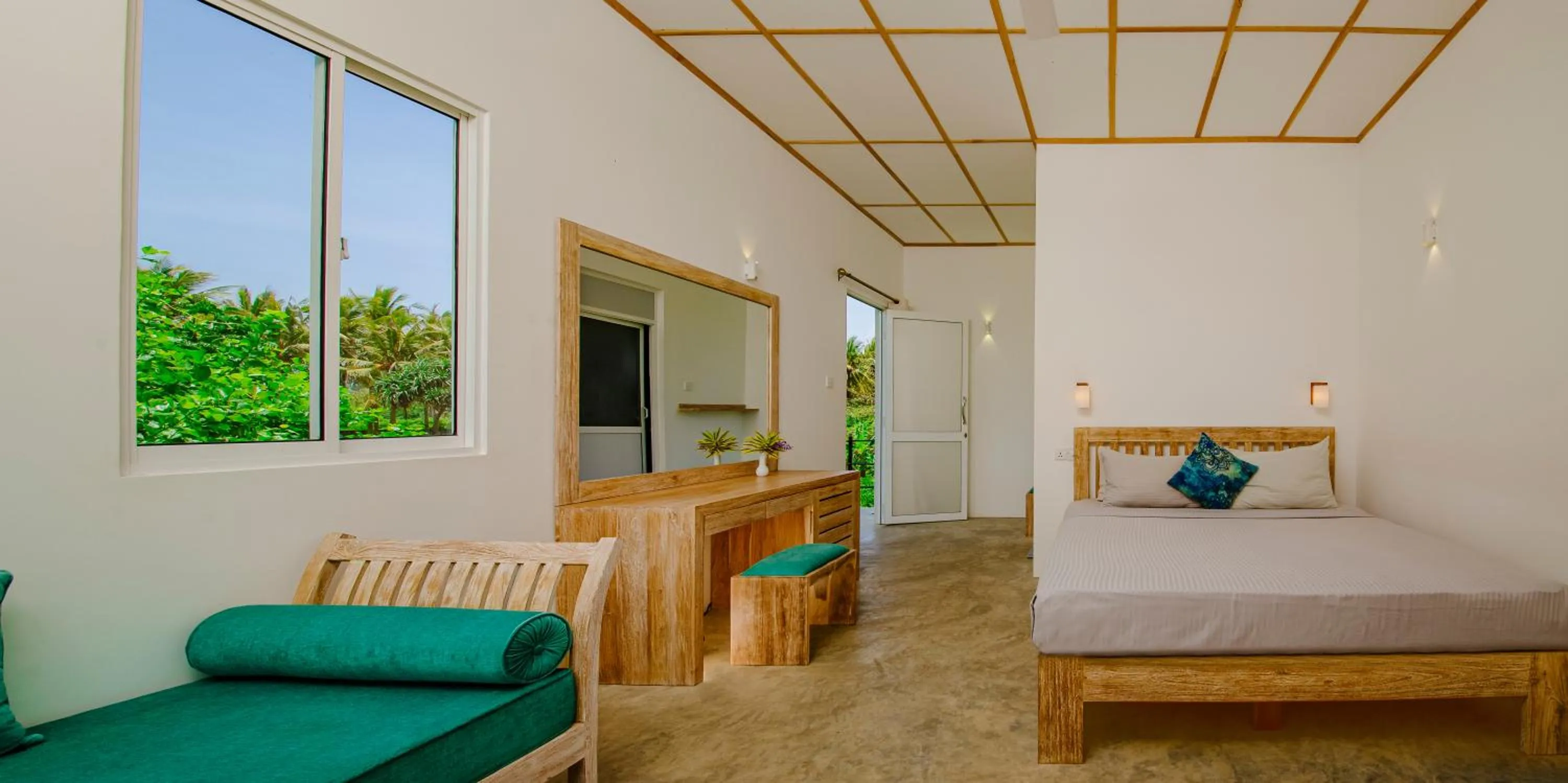 Bed in Jungle Beach Ahungalla