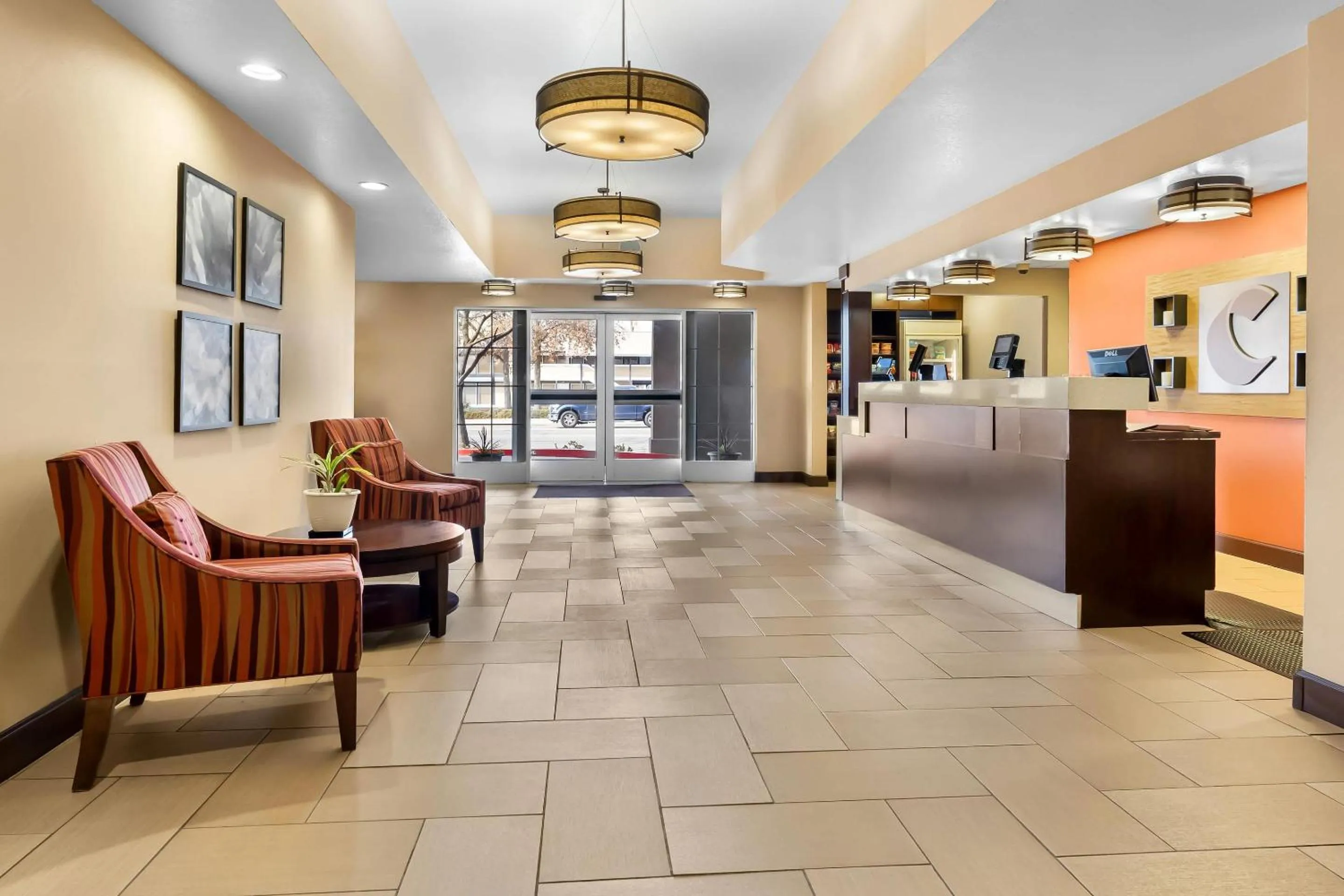 Lobby or reception in Comfort Suites