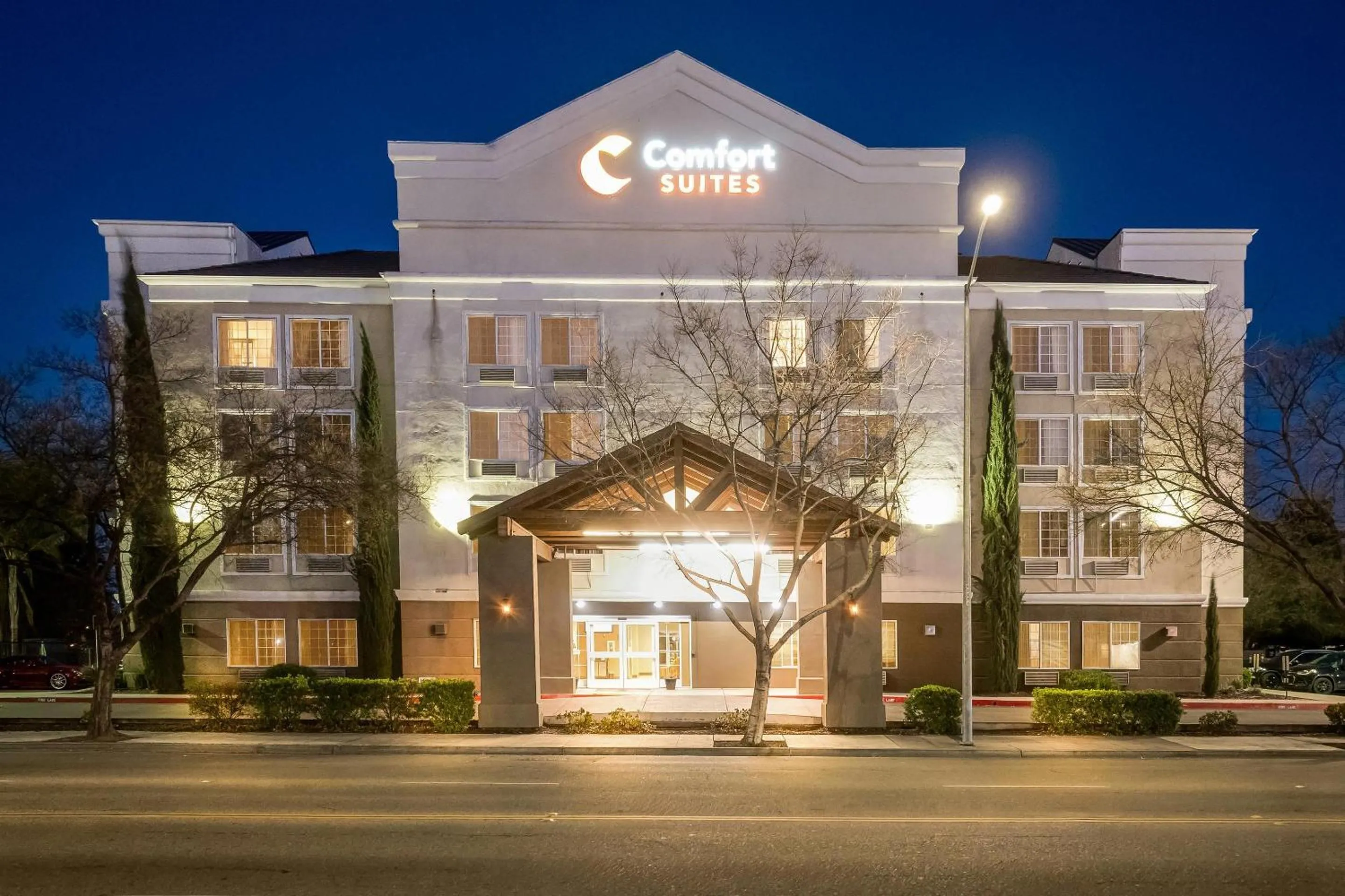 Property building in Comfort Suites