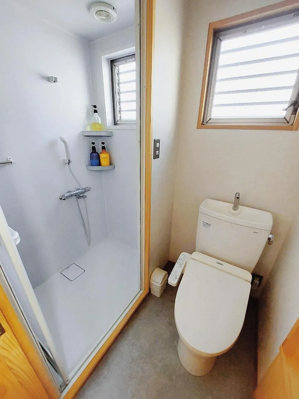 Toilet in Poly Hostel 2 Namba