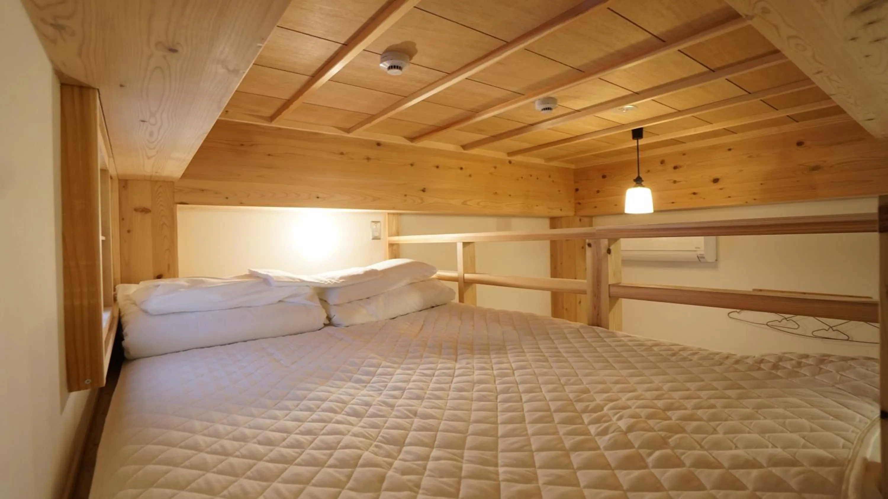 Bed in Poly Hostel 2 Namba