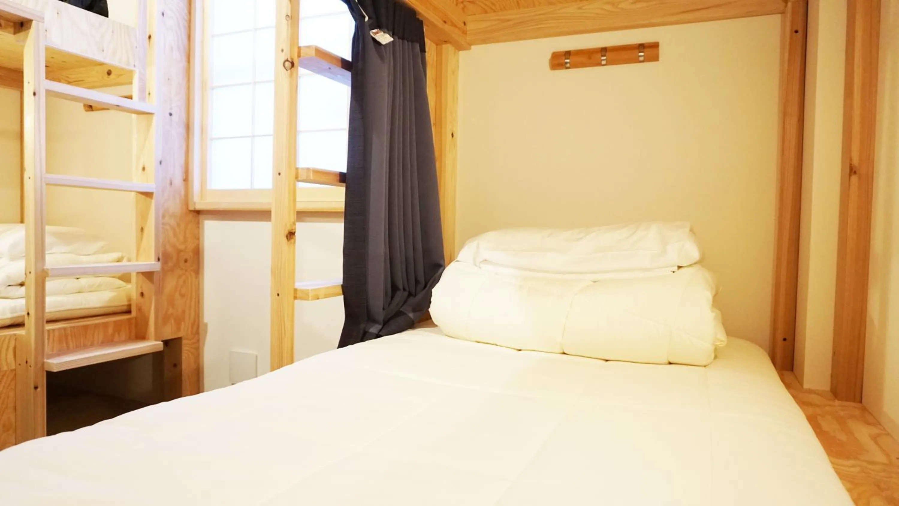 Bed in Poly Hostel 2 Namba