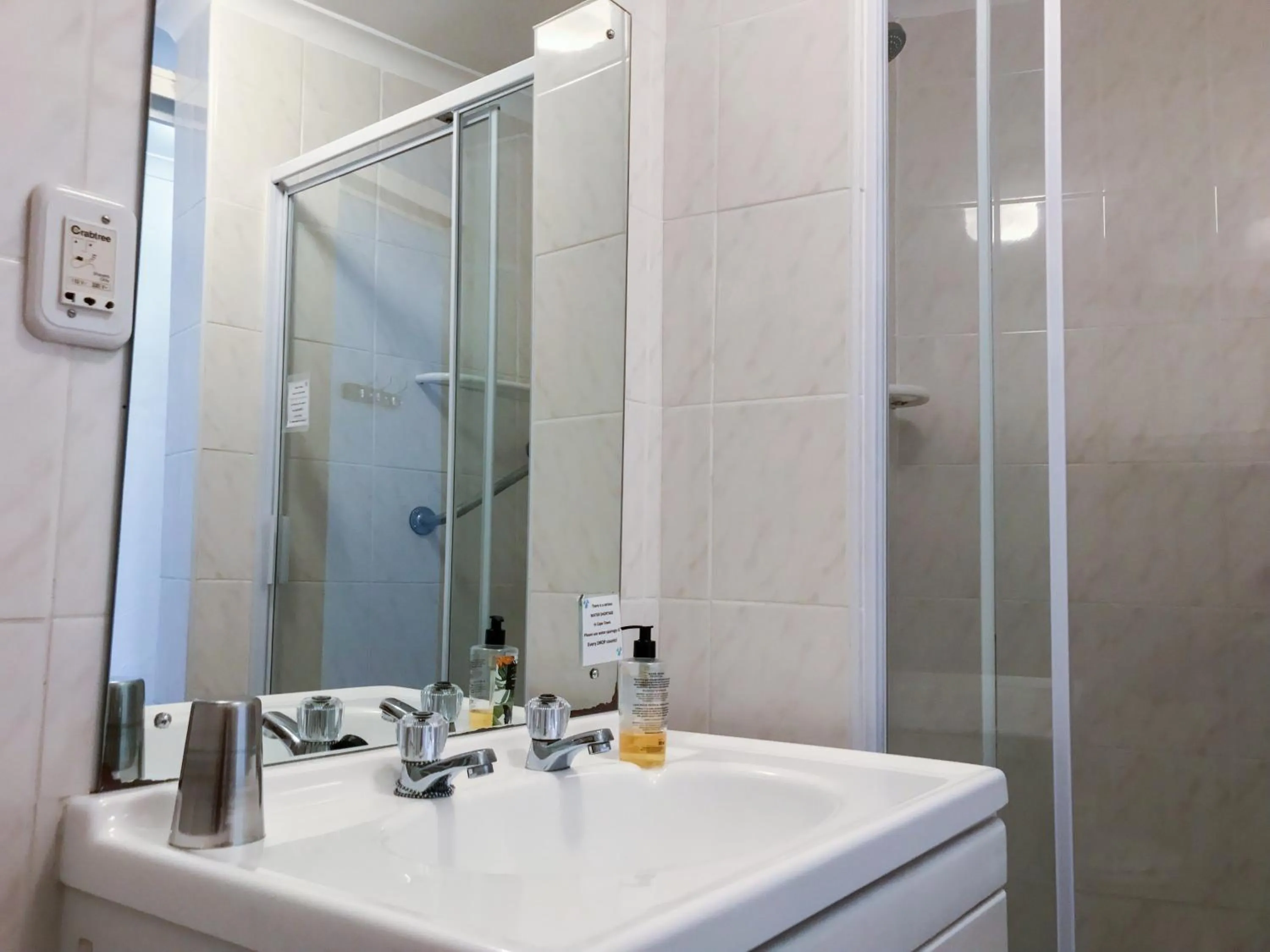 Bathroom in Howards End Manor B&B