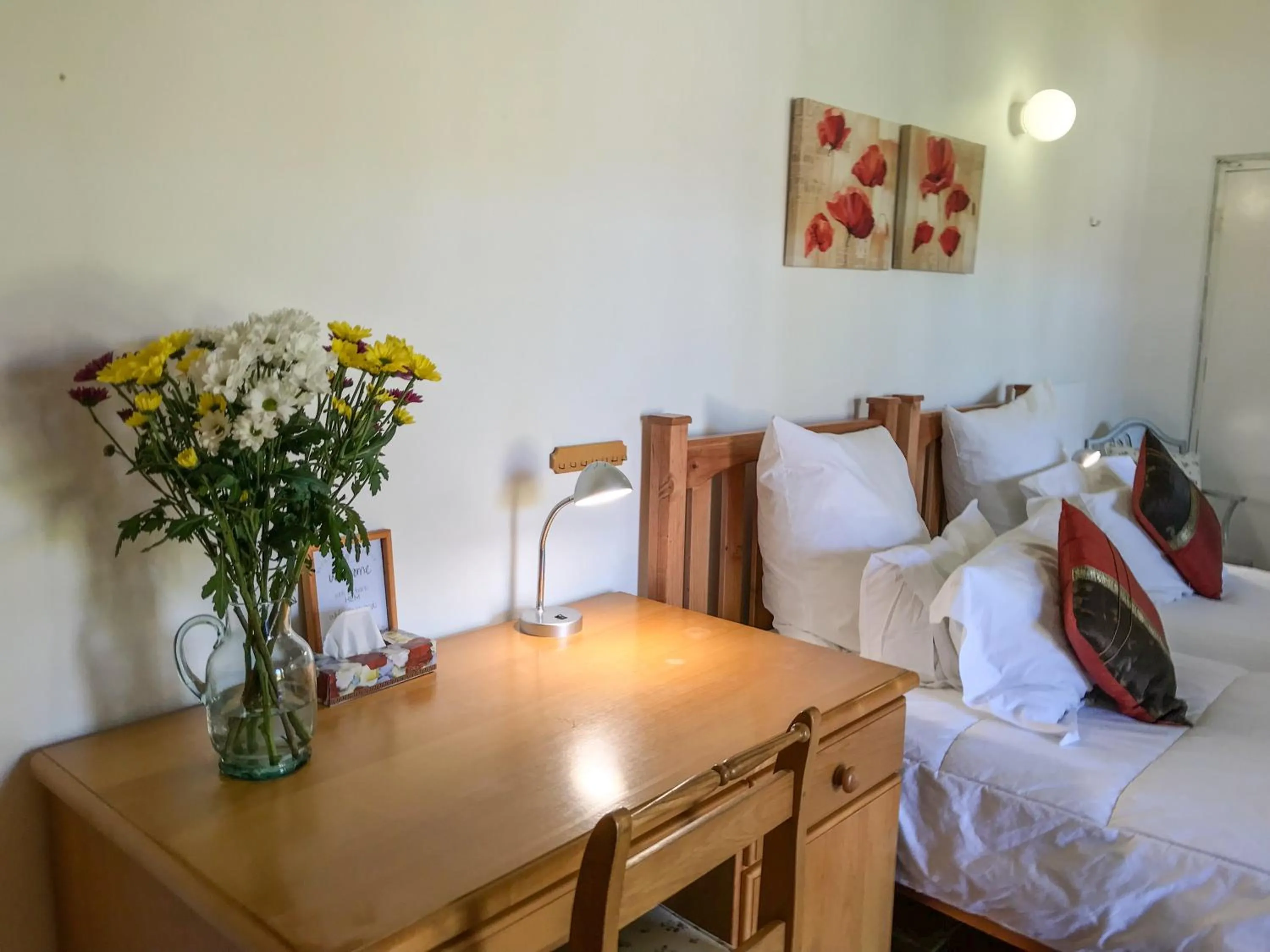 Bedroom, Bed in Howards End Manor B&B