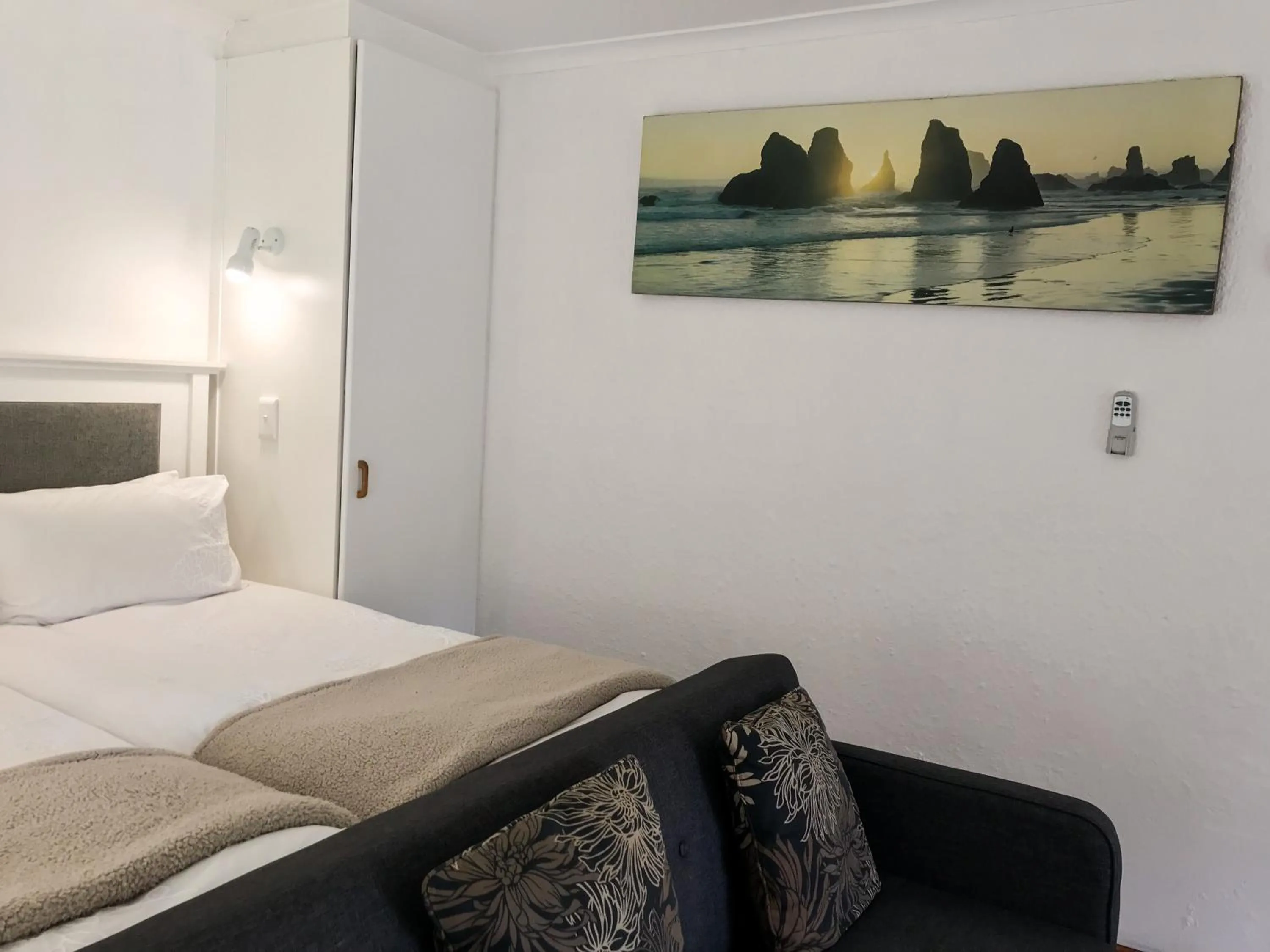 Bed in Howards End Manor B&B