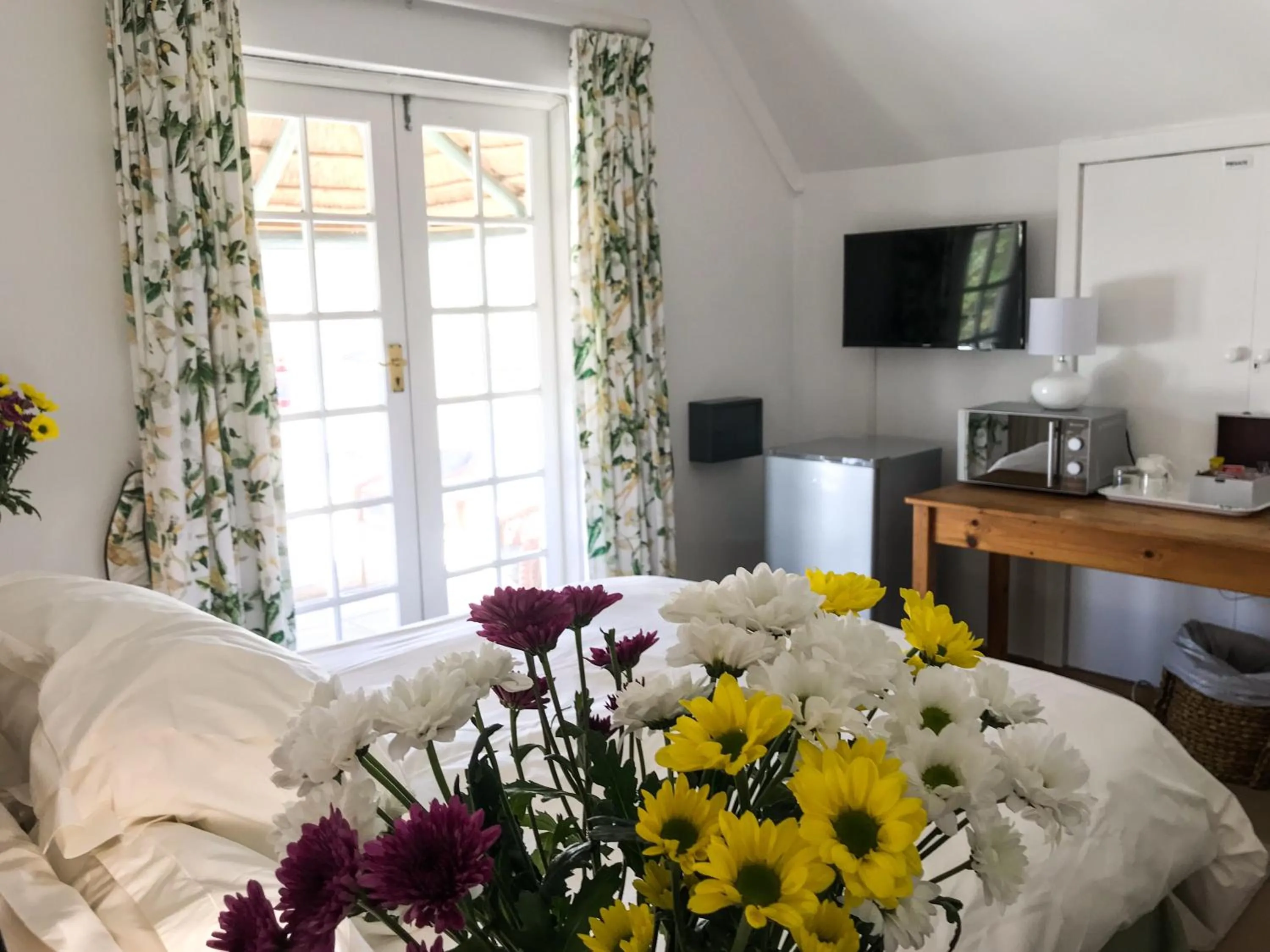 Bedroom, Bed in Howards End Manor B&B