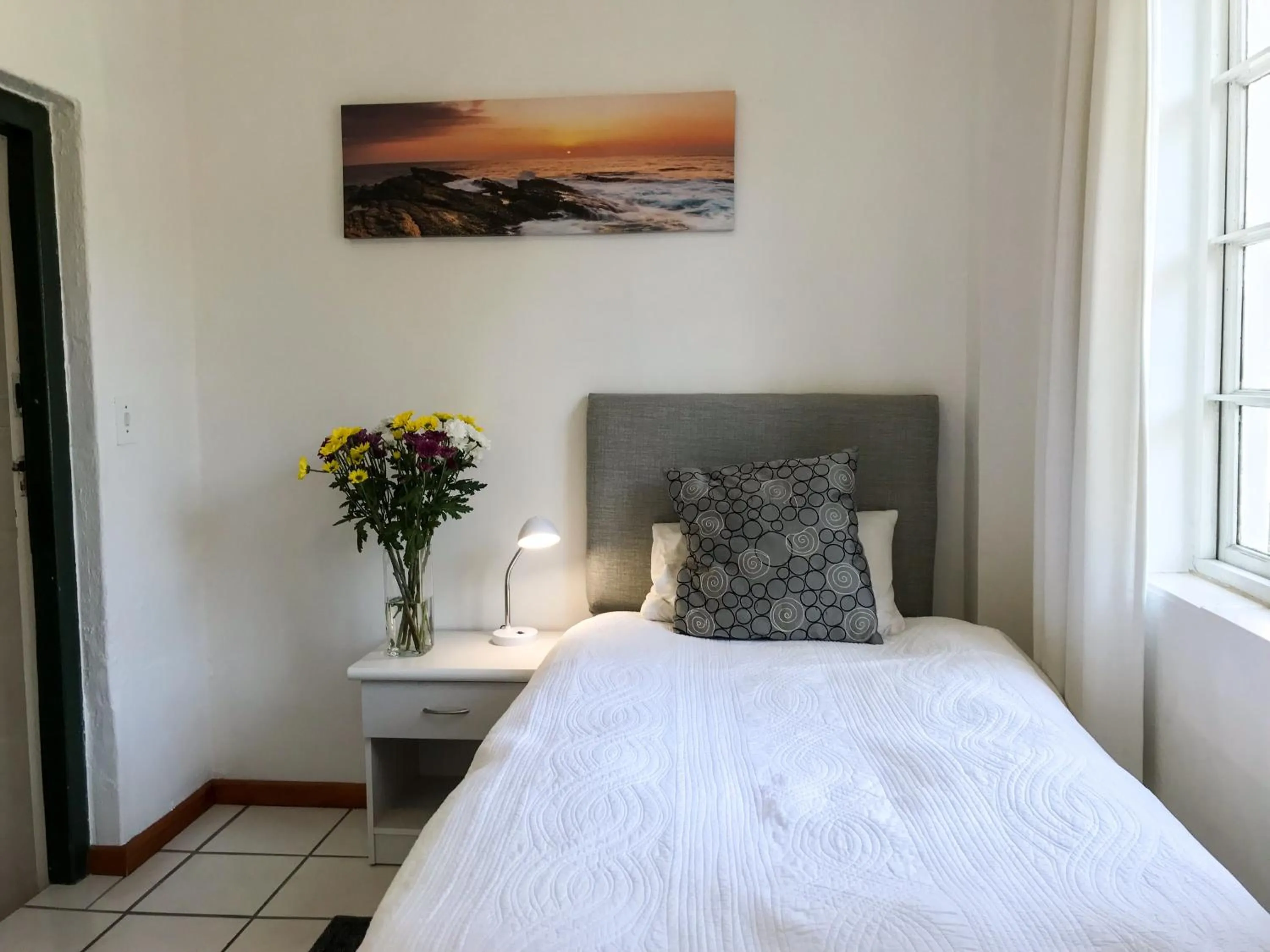 Bed in Howards End Manor B&B