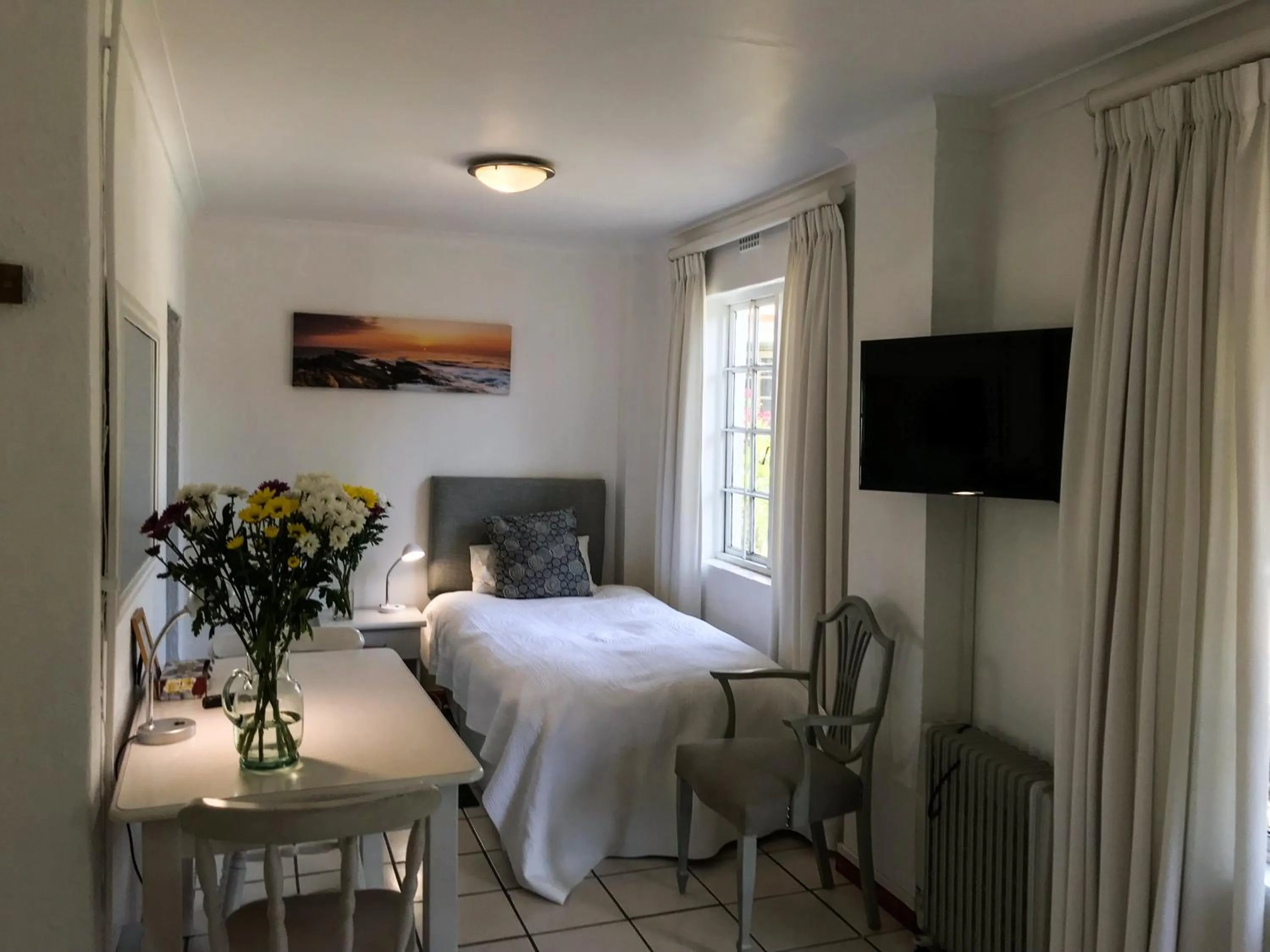 TV and multimedia, Bed in Howards End Manor B&B