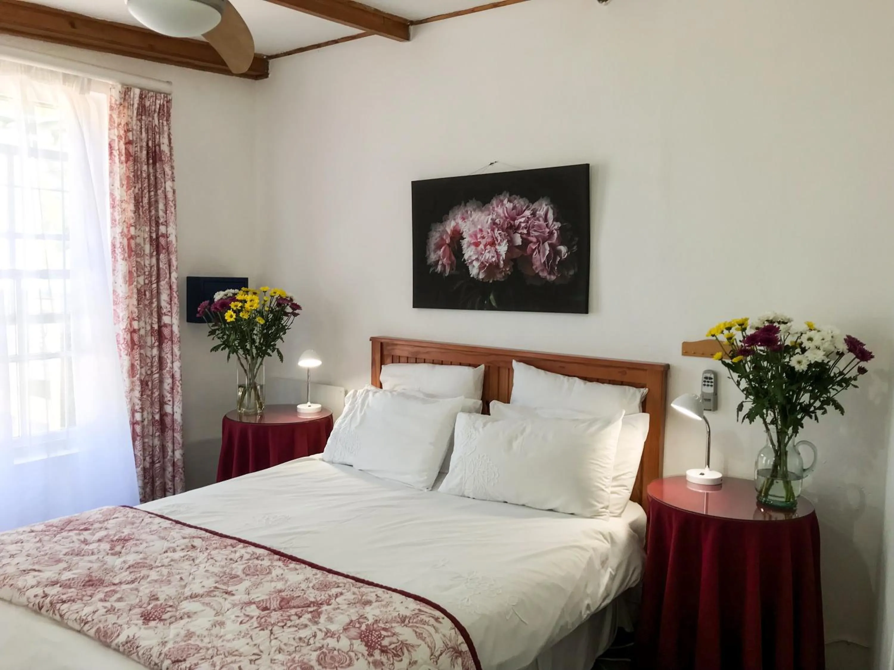 Bed in Howards End Manor B&B