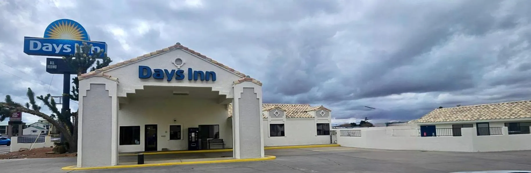 Days Inn by Wyndham Kingman West