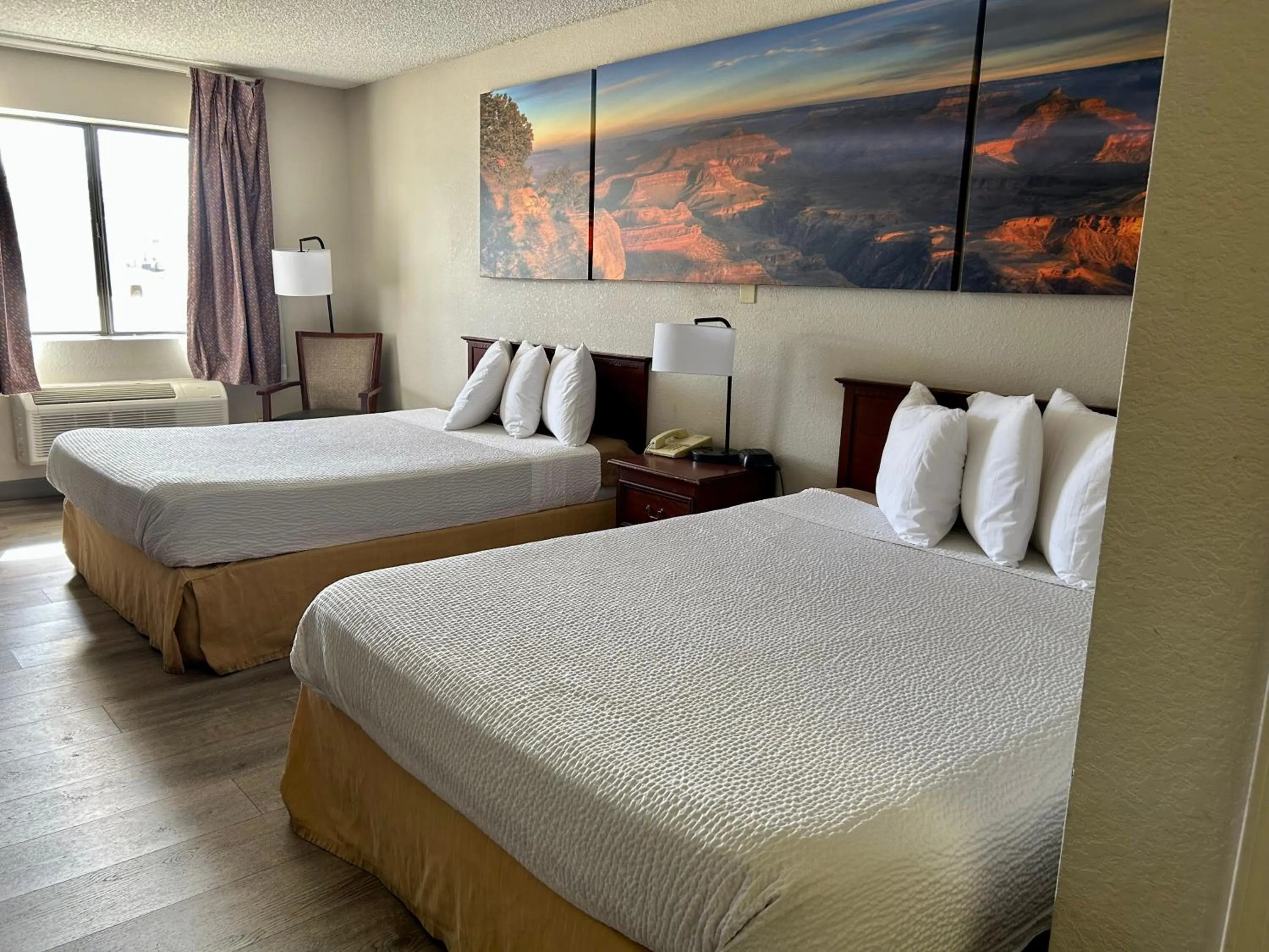 Bed in Days Inn by Wyndham Kingman West