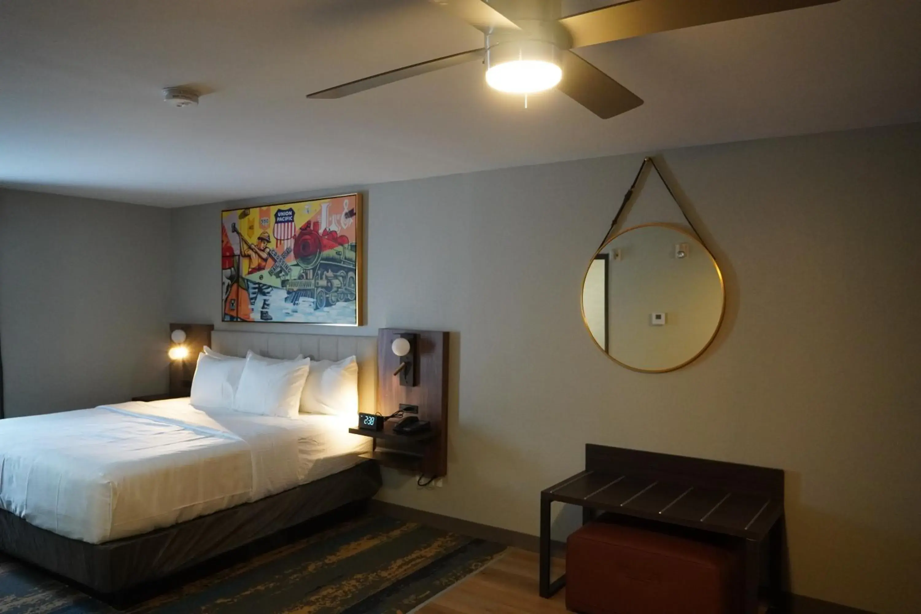 King Room with Kitchen and Tub with Grab Bars - Non-Smoking/Mobility Accessible in La Quinta Inn & Suites by Wyndham Memphis I-240 King Room with Kitchen and Tub with Grab Bars - Non-Smoking/Mobility Accessible in La Quinta Inn & Suites by Wyndham Memphis I-240