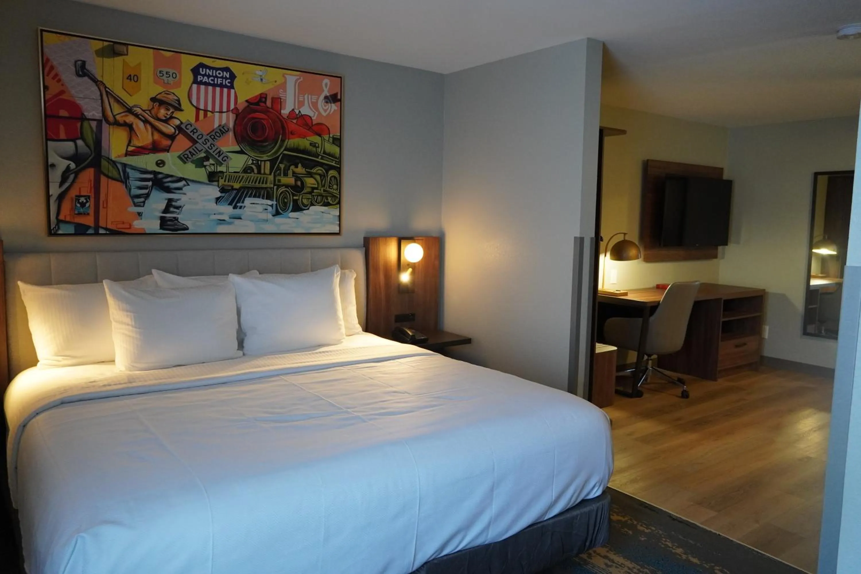 King Deluxe Room with Kitchen and Shower - Non-Smoking in La Quinta Inn & Suites by Wyndham Memphis I-240